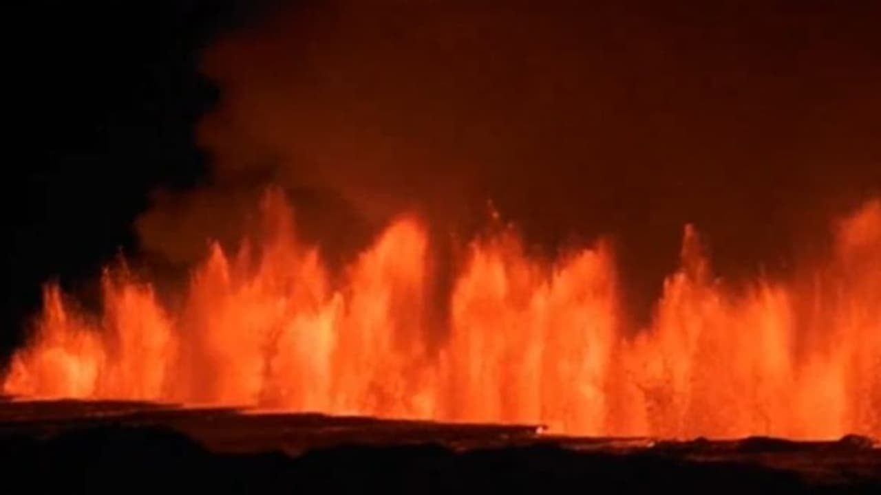Viral Video: Volcano erupts in southwest Iceland, 6th outbreak in Reykjanes peninsula since 2021 (WATCH) Viral Video: Volcano erupts in southwest Iceland, 6th outbreak in Reykjanes peninsula since 2021 (WATCH)