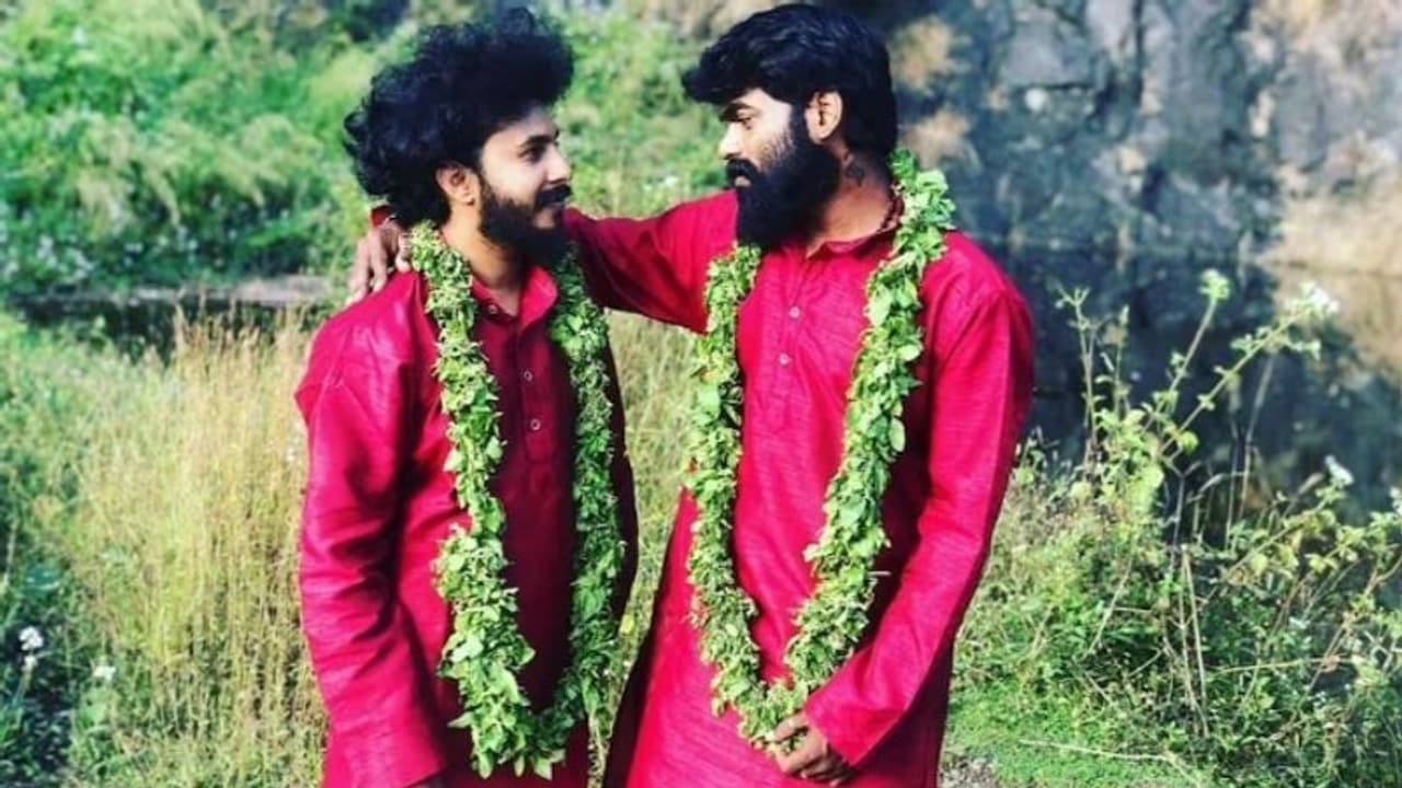 മനുവിന്റ മൃതദേഹം കുടുംബം ഏറ്റെടുത്തു; പങ്കാളിക്ക് മരണാനന്തര ചടങ്ങിൽ പങ്കെടുക്കാം, എതിർപ്പില്ലെന്ന് ബന്ധുക്കൾ മനുവിന്റ മൃതദേഹം കുടുംബം ഏറ്റെടുത്തു; പങ്കാളിക്ക് മരണാനന്തര ചടങ്ങിൽ പങ്കെടുക്കാം, എതിർപ്പില്ലെന്ന് ബന്ധുക്കൾ