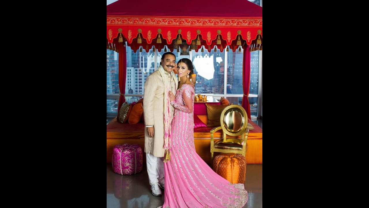 நன்கொடை மட்டும் 123 கோடி வழங்கிய பெண்.. அப்போ இவரின் சொத்து மதிப்பு எவ்வளவு தெரியுமா? நன்கொடை மட்டும் 123 கோடி வழங்கிய பெண்.. அப்போ இவரின் சொத்து மதிப்பு எவ்வளவு தெரியுமா?