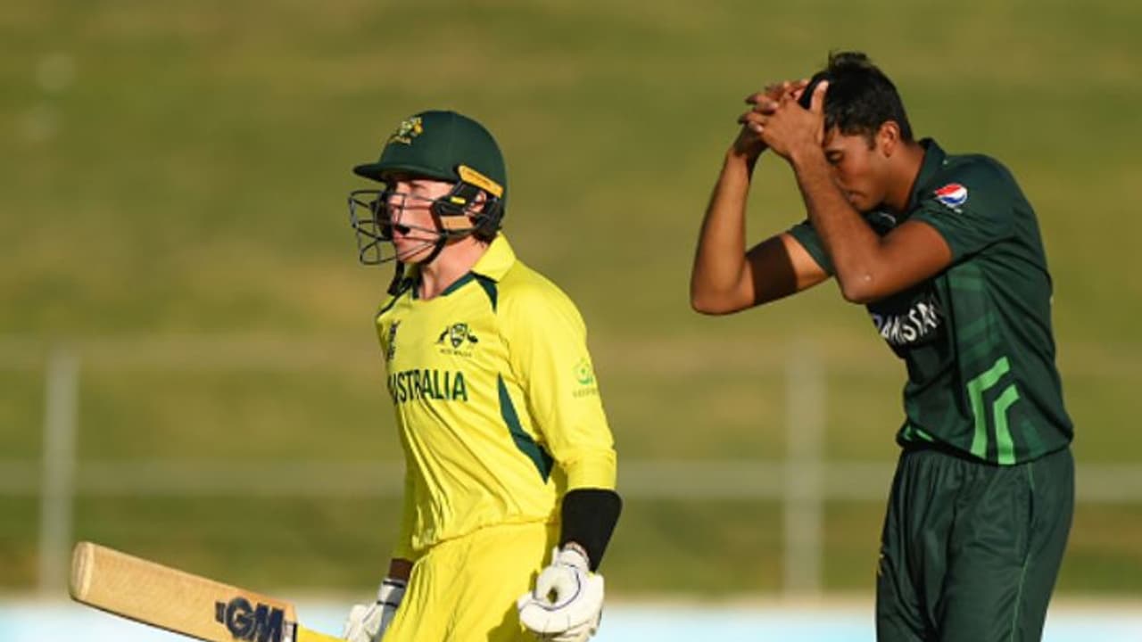 പാകിസ്ഥാന്‍റെ തോൽവി സ്വയം കുഴിതോണ്ടി; ഓസ്ട്രേലിയയോട് സംഭവിച്ചത് ആന മണ്ടത്തരം! 