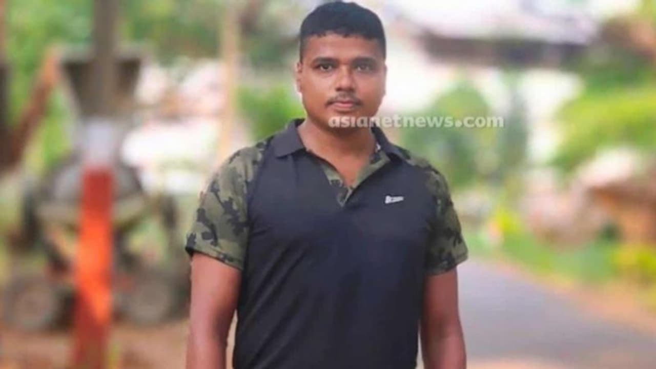 പൊലീസ് ഉദ്യോഗസ്ഥനെ മരിച്ച നിലയില് കണ്ടെത്തി പൊലീസ് ഉദ്യോഗസ്ഥനെ മരിച്ച നിലയില് കണ്ടെത്തി