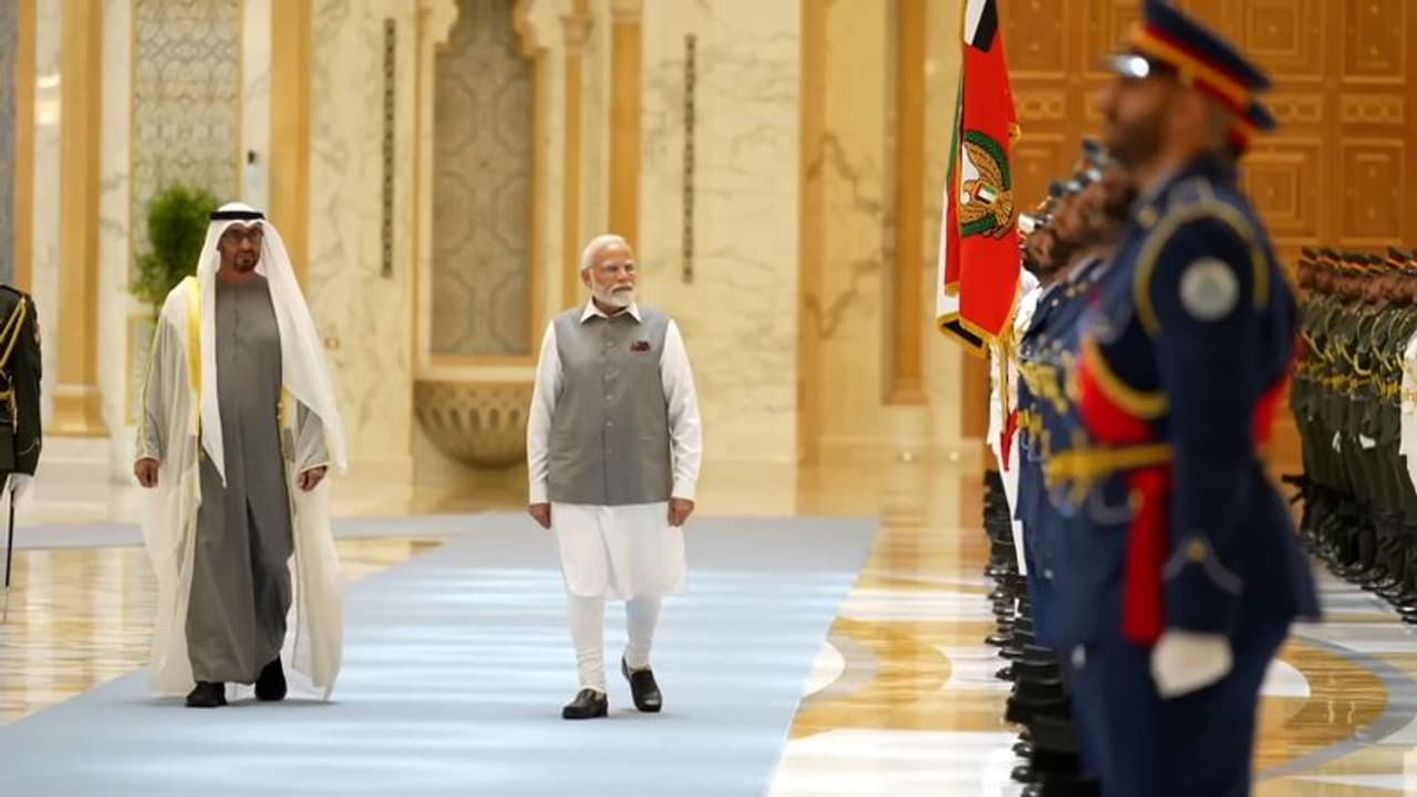 യുഎഇയിൽ 'അഹ്ലൻ മോദിക്കായി' 700 കലാകാരന്മാരുടെ നേതൃത്വത്തിൽ ഒരുക്കങ്ങൾ തകൃതി; രജിസ്ട്രേഷൻ 65,000 കടന്നു യുഎഇയിൽ 'അഹ്ലൻ മോദിക്കായി' 700 കലാകാരന്മാരുടെ നേതൃത്വത്തിൽ ഒരുക്കങ്ങൾ തകൃതി; രജിസ്ട്രേഷൻ 65,000 കടന്നു