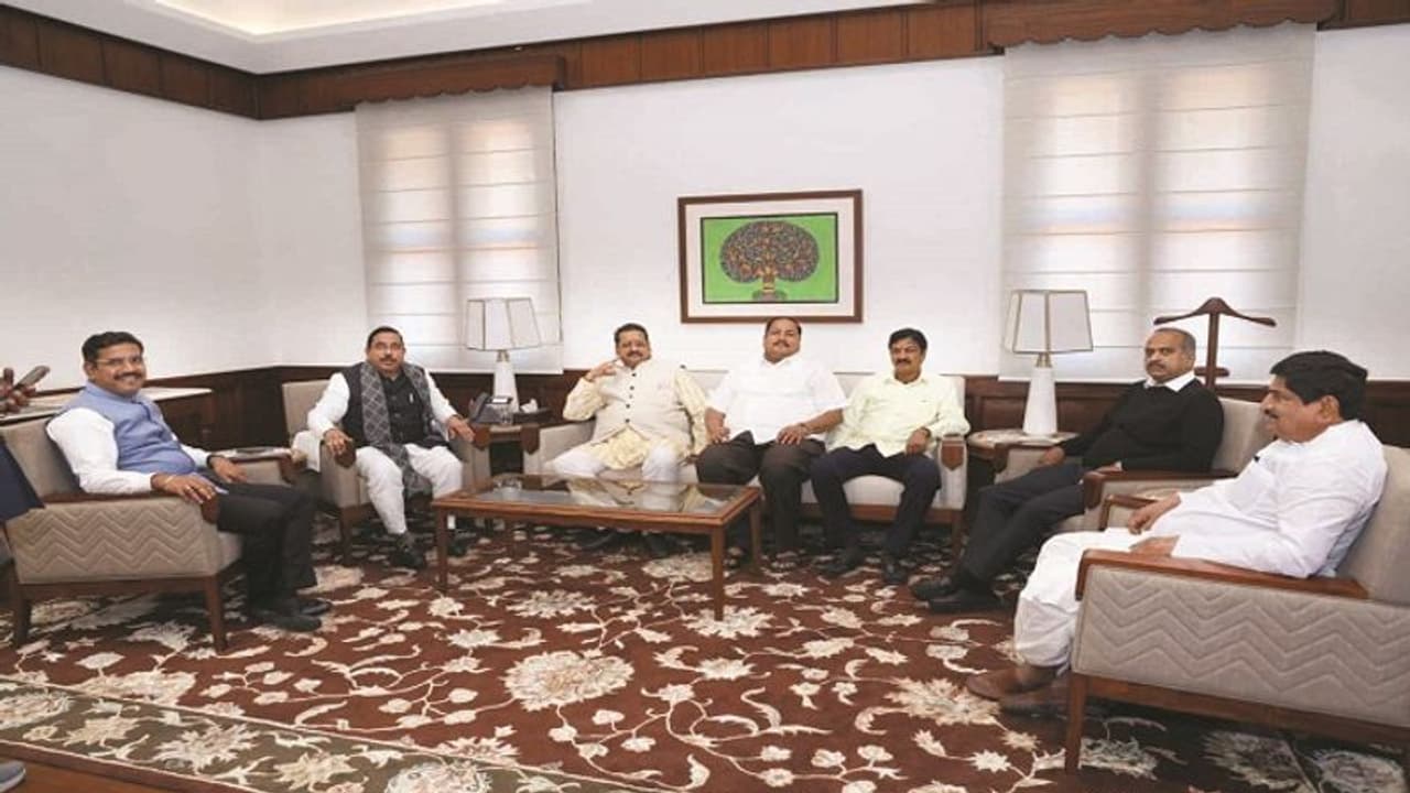 ಕರ್ನಾಟಕದ 28 ಕ್ಷೇತ್ರಗಳನ್ನೂ ನಾವೇ ಗೆಲ್ಲಲಿದ್ದೇವೆ: ವಿಜಯೇಂದ್ರ ಕರ್ನಾಟಕದ 28 ಕ್ಷೇತ್ರಗಳನ್ನೂ ನಾವೇ ಗೆಲ್ಲಲಿದ್ದೇವೆ: ವಿಜಯೇಂದ್ರ