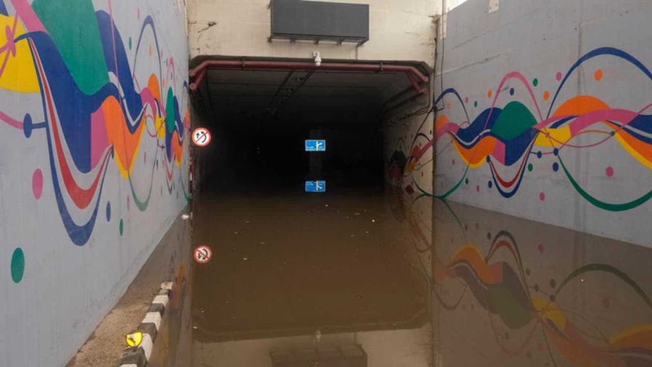 ചെലവ് 777 കോടി, രണ്ട് വർഷം മുമ്പ് മോദി ഉദ്ഘാടനം ചെയ്തു, പക്ഷേ, ഇപ്പോൾ ഉപയോഗിക്കാനാകാതെ പ്രഗതി മൈതാൻ തുരങ്കം ചെലവ് 777 കോടി, രണ്ട് വർഷം മുമ്പ് മോദി ഉദ്ഘാടനം ചെയ്തു, പക്ഷേ, ഇപ്പോൾ ഉപയോഗിക്കാനാകാതെ പ്രഗതി മൈതാൻ തുരങ്കം