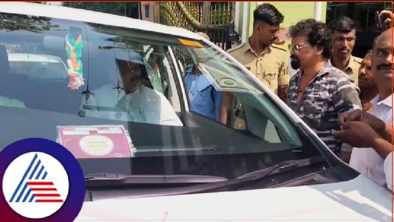 'ಶ್ರೀರಾಮ ಒಂದು ಕಲ್ಲು' ಎಂದ ಮಂಗಳೂರಿನ ಜೆರೋಸಾ ಶಾಲಾ ಶಿಕ್ಷಕಿ ವಿರುದ್ಧ ಪೋಷಕರು ಆಕ್ರೋಶ 