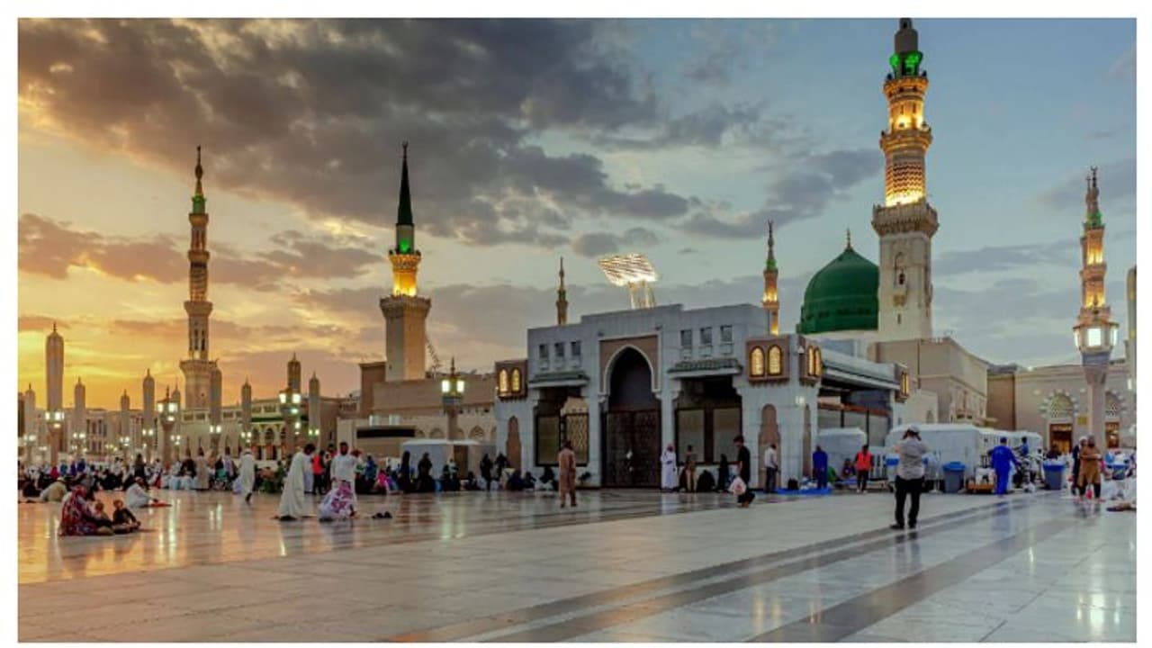 4.5 കോടിയിലേറെ പേർക്ക് സംസം വെള്ളം, 1,205 ടാപ്പുകൾ; റമദാൻ പ്രമാണിച്ച് മദീന പള്ളിയിൽ വിപുലമായ ഒരുക്കങ്ങള് 4.5 കോടിയിലേറെ പേർക്ക് സംസം വെള്ളം, 1,205 ടാപ്പുകൾ; റമദാൻ പ്രമാണിച്ച് മദീന പള്ളിയിൽ വിപുലമായ ഒരുക്കങ്ങള്