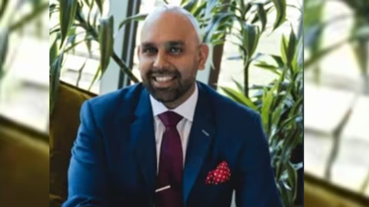 നിര്ണായക സിസിടിവി ദൃശ്യം, പ്രതിയെ തിരിച്ചറിയാൻ സഹായം തേടി പൊലീസ്; ഇന്ത്യൻ വംശജൻറെ മരണം തലയ്ക്ക് അടിയേറ്റ് നിര്ണായക സിസിടിവി ദൃശ്യം, പ്രതിയെ തിരിച്ചറിയാൻ സഹായം തേടി പൊലീസ്; ഇന്ത്യൻ വംശജൻറെ മരണം തലയ്ക്ക് അടിയേറ്റ്