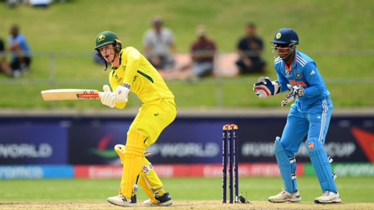 ആറാം കിരീടം 254 റണ്സകലെ, അണ്ടര് 19 ലോകകപ്പ് ഫൈനലില് ഇന്ത്യക്ക് വിജയലക്ഷ്യം കുറിച്ച് ഓസീസ് ആറാം കിരീടം 254 റണ്സകലെ, അണ്ടര് 19 ലോകകപ്പ് ഫൈനലില് ഇന്ത്യക്ക് വിജയലക്ഷ്യം കുറിച്ച് ഓസീസ്