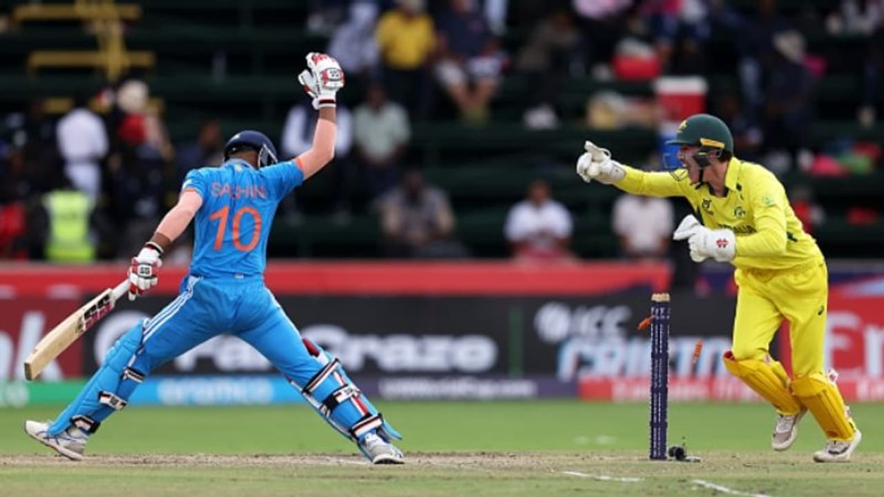 Under 19 World Cup final: అండర్19 వరల్డ్ కప్ ఫైనల్లో పీకల్లోతు కష్టాల్లో టీమిండియా.. Under 19 World Cup final: అండర్19 వరల్డ్ కప్ ఫైనల్లో పీకల్లోతు కష్టాల్లో టీమిండియా..