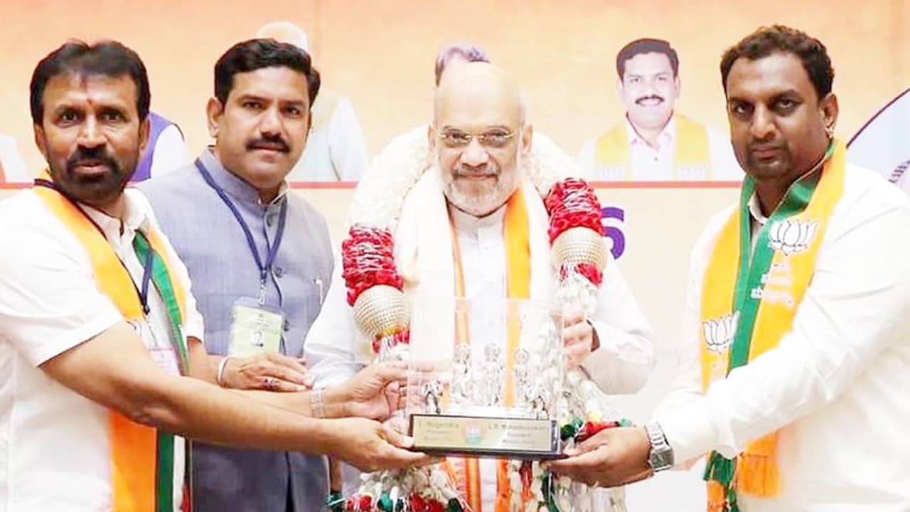 ಲೋಕಸಭಾ ಚುನಾವಣೆ ಮೇಲೆ ಗೃಹ ಸಚಿವ ಅಮಿತ್ ಶಾ ಕಣ್ಣು: ರಾಜ್ಯದ ಮುಖಂಡರಿಗೆ ಹೇಳಿದ್ದೇನು? ಲೋಕಸಭಾ ಚುನಾವಣೆ ಮೇಲೆ ಗೃಹ ಸಚಿವ ಅಮಿತ್ ಶಾ ಕಣ್ಣು: ರಾಜ್ಯದ ಮುಖಂಡರಿಗೆ ಹೇಳಿದ್ದೇನು?