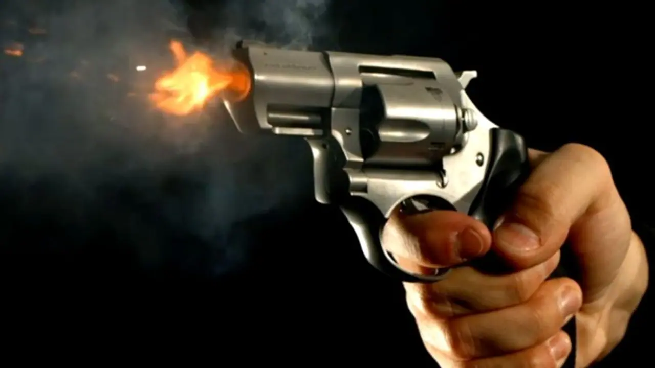 അബദ്ധത്തിൽ തോക്കിൽ നിന്നും വെടിയുതിർത്തു; കശ്മീരിൽ 24 കാരനായ സൈനികൻ മരിച്ചു അബദ്ധത്തിൽ തോക്കിൽ നിന്നും വെടിയുതിർത്തു; കശ്മീരിൽ 24 കാരനായ സൈനികൻ മരിച്ചു