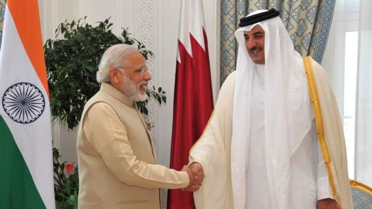 ఖతార్ నుంచి నేవీ మాజీ అధికారులు విడుదల.. ప్రధాని మోడీపై సోషల్ మీడియాలో ప్రశంసలు ఖతార్ నుంచి నేవీ మాజీ అధికారులు విడుదల.. ప్రధాని మోడీపై సోషల్ మీడియాలో ప్రశంసలు