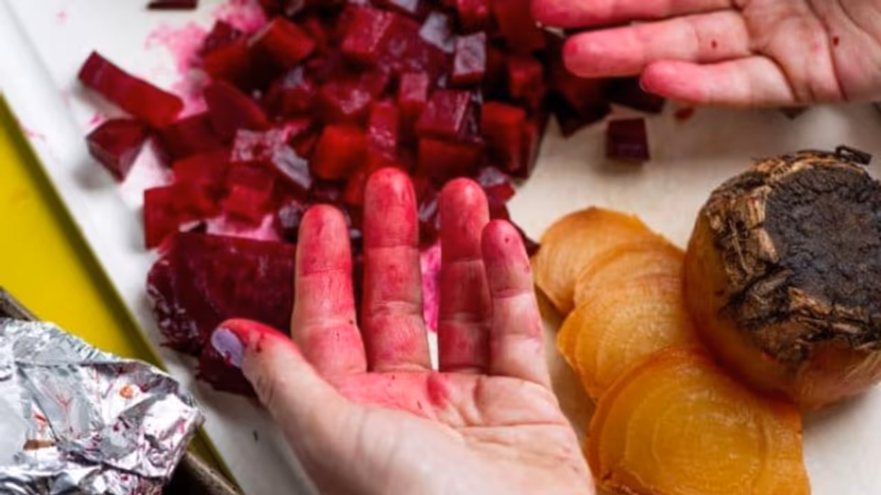 പാചകം കഴിയുമ്പോള്‍ കൈ ഇങ്ങനെയാകുന്നോ? കൈകള്‍ തിളങ്ങുന്നതാക്കാൻ മാര്‍ഗമുണ്ട്...