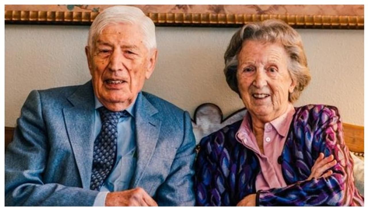 മരണത്തിലും കൈകോര്ത്ത്: 93 ാം വയസില് ഡച്ച് മുന് പ്രധാനമന്ത്രിയും ഭാര്യയും ദയാവധത്തിന് വിധേയരായി ! മരണത്തിലും കൈകോര്ത്ത്: 93 ാം വയസില് ഡച്ച് മുന് പ്രധാനമന്ത്രിയും ഭാര്യയും ദയാവധത്തിന് വിധേയരായി !