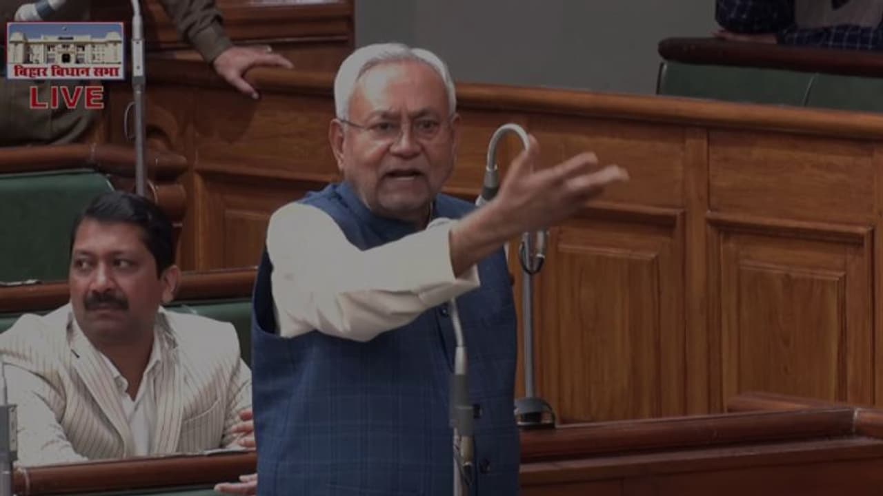 பீகார் சட்டப்பேரவை நம்பிக்கை வாக்கெடுப்பு: நிதிஷ்குமார் அரசு வெற்றி! பீகார் சட்டப்பேரவை நம்பிக்கை வாக்கெடுப்பு: நிதிஷ்குமார் அரசு வெற்றி!