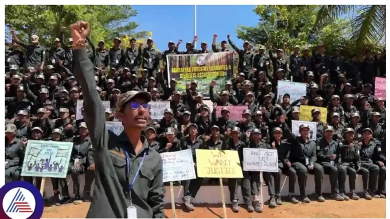 ರಾಜ್ಯ ಸರ್ಕಾರದ ಅನ್ಯಾಯದ ವಿರುದ್ಧ ಸಿಡಿದೆದ್ದ ಅರಣ್ಯಶಾಸ್ತ್ರ ಪದವಿ ವಿದ್ಯಾರ್ಥಿಗಳು