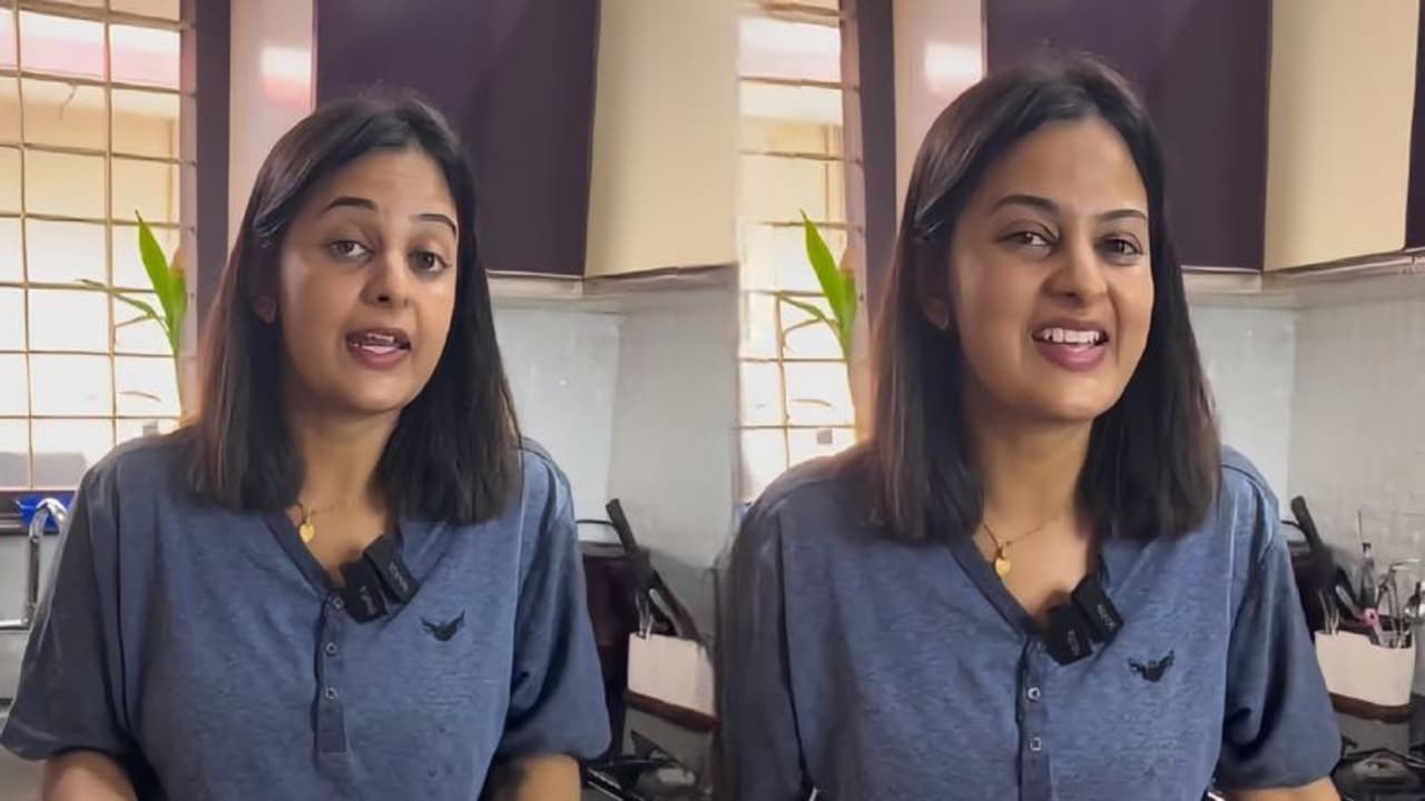 ഗർഭിണിയാണോ?; ഒടുവിൽ സസ്പെൻസ് പൊളിച്ച് ശ്രീക്കുട്ടി