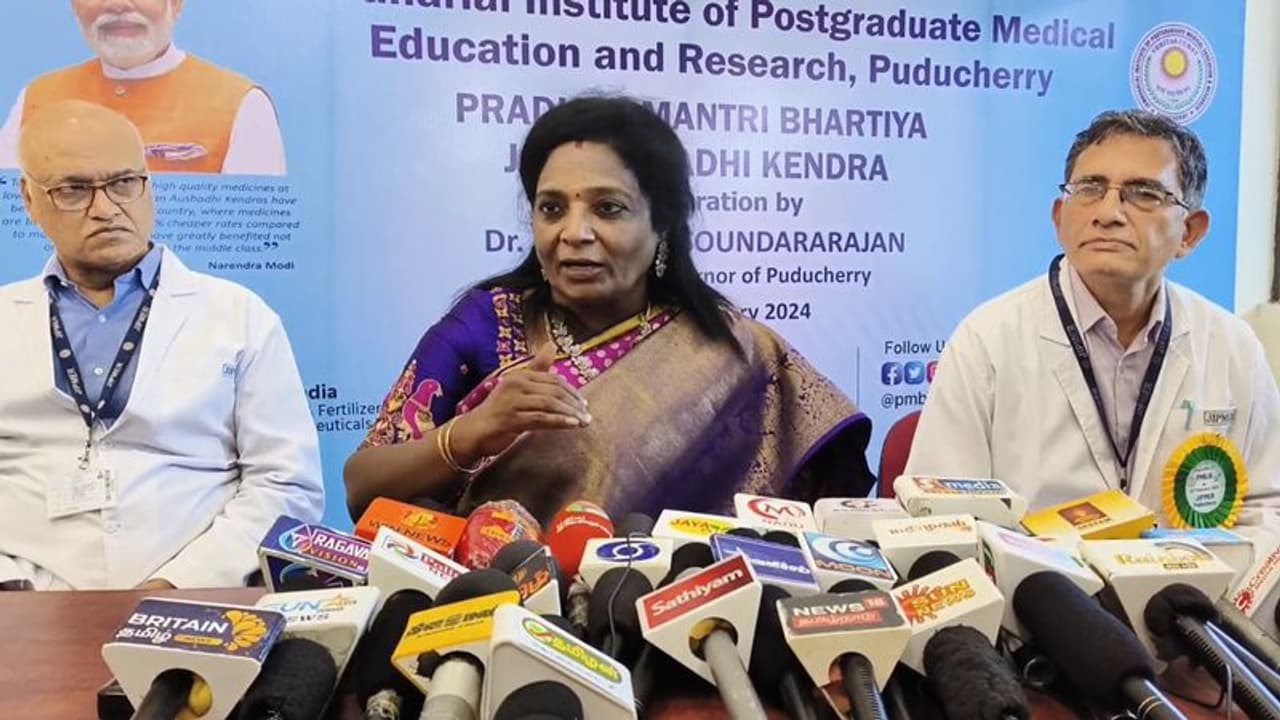 தமிழக சட்டப்பேரவையில் சபாநாயகர் அப்பாவு நடந்துகொண்ட விதம் தவறு தமிழிசை காட்டம்