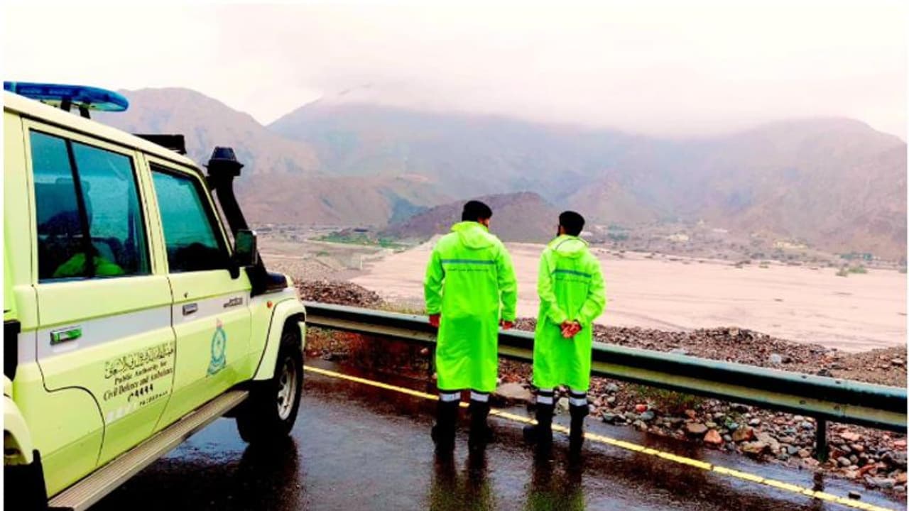 കനത്ത മഴ; ഒമാനിൽ ഒഴുക്കിൽപ്പെട്ട 3 കുട്ടികളിൽ 2 പേരുടെ മൃതദേഹം കിട്ടി, ഒരാൾക്കായി തിരച്ചിൽ തുടരുന്നു