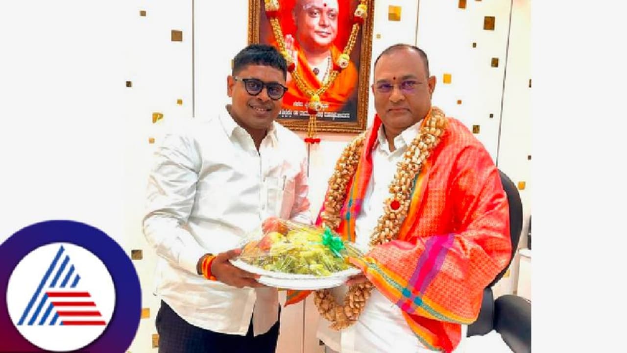 ಪ್ರಕಾಶನಾಥ ಸ್ವಾಮೀಜಿ ಭೇಟಿ ಆದ ಬಿಜೆಪಿ ಮುಖಂಡ ನಿರಂತರ ಗಣೇಶ್‌