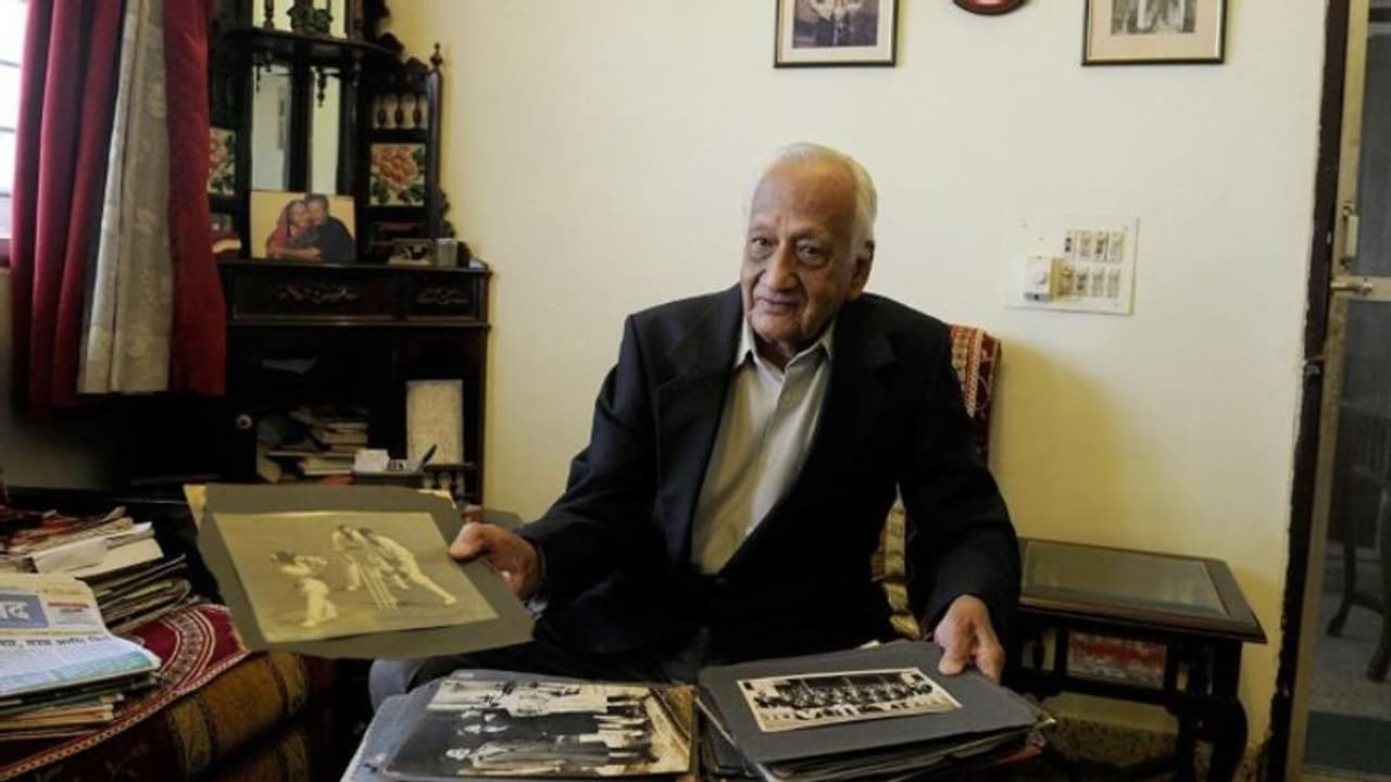 வயதான டெஸ்ட் கிரிக்கெட் வீரர் என்ற சாதனைக்கு சொந்தக்காரர் தத்தாஜிராவ் கெய்க்வாட் 95 வயதில் காலமானார்! வயதான டெஸ்ட் கிரிக்கெட் வீரர் என்ற சாதனைக்கு சொந்தக்காரர் தத்தாஜிராவ் கெய்க்வாட் 95 வயதில் காலமானார்!