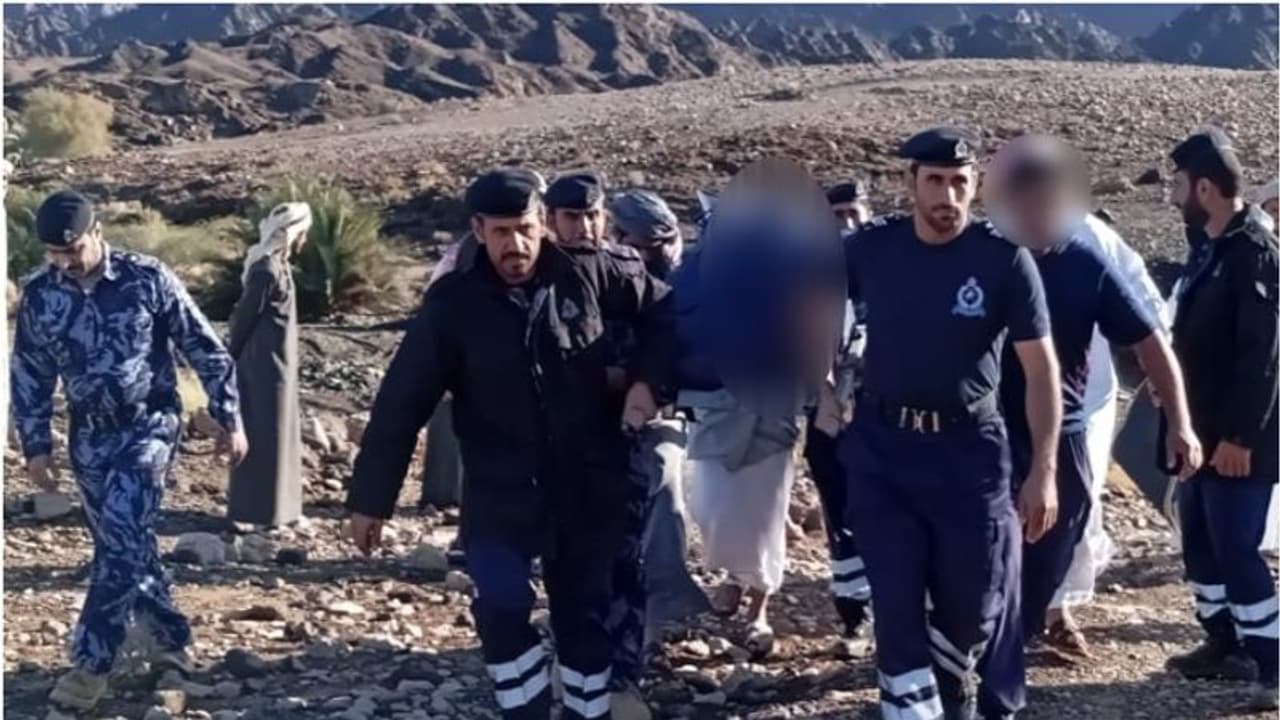 ഒമാനിൽ വെള്ളപ്പാച്ചിലിൽ കാണാതായ ആളിന്റെ മൃതദേഹം കണ്ടെത്തി; മരണസംഖ്യ അഞ്ചായി ഉയർന്നു ഒമാനിൽ വെള്ളപ്പാച്ചിലിൽ കാണാതായ ആളിന്റെ മൃതദേഹം കണ്ടെത്തി; മരണസംഖ്യ അഞ്ചായി ഉയർന്നു