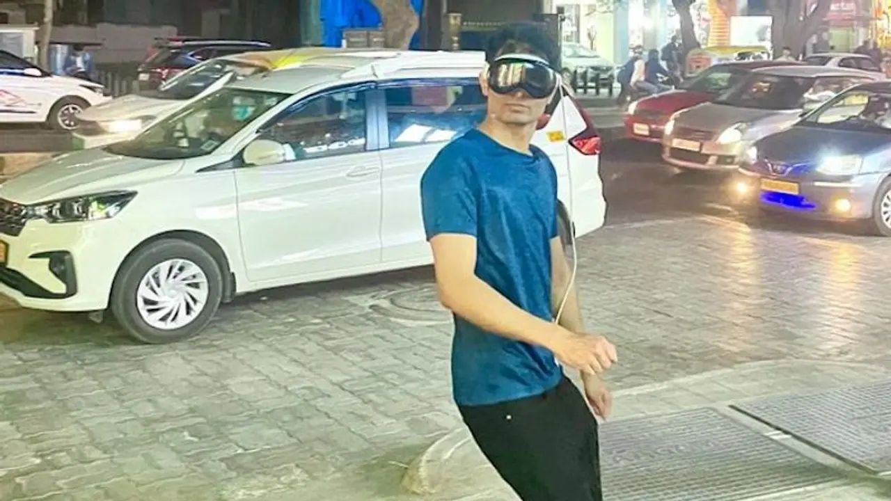 Bengaluru: Man spotted wearing Apple Vision Pro in Indiranagar; netizens react Bengaluru: Man spotted wearing Apple Vision Pro in Indiranagar; netizens react