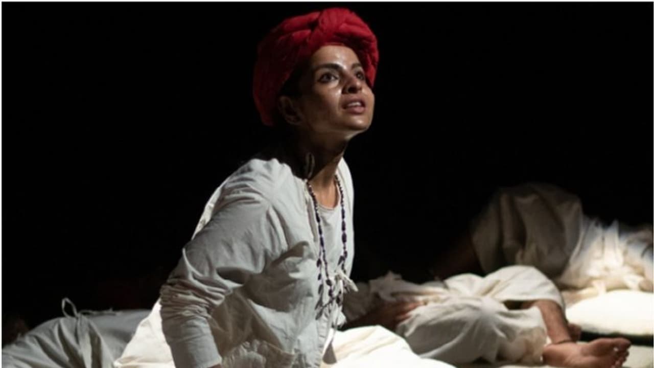 സംഗീതോപകരണങ്ങളില്ല, ശ്രവണ കലയുടെ സാധ്യതകൾ ഉപയോഗിച്ച് നാടകം; 'ഹുങ്കാരോ' പെര്ഫോം ഷാര്ജ ഗ്രാൻഡ് ഫിനാലെയിലേക്ക് സംഗീതോപകരണങ്ങളില്ല, ശ്രവണ കലയുടെ സാധ്യതകൾ ഉപയോഗിച്ച് നാടകം; 'ഹുങ്കാരോ' പെര്ഫോം ഷാര്ജ ഗ്രാൻഡ് ഫിനാലെയിലേക്ക്