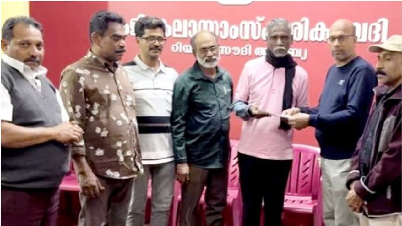 മാന്യമായ ശമ്പളത്തിൽ 13 വർഷം, അവധി കഴിഞ്ഞെത്തിയപ്പോൾ എല്ലാം തകര്ന്നു; കൊടിയ ദുരിതം, ഒടുവിൽ ഇവര് രക്ഷകരായി മാന്യമായ ശമ്പളത്തിൽ 13 വർഷം, അവധി കഴിഞ്ഞെത്തിയപ്പോൾ എല്ലാം തകര്ന്നു; കൊടിയ ദുരിതം, ഒടുവിൽ ഇവര് രക്ഷകരായി
