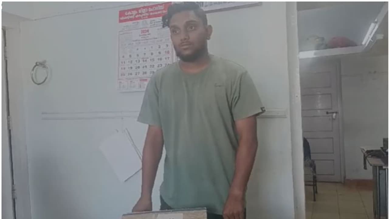 പത്താം ക്ലാസ് വിദ്യാർത്ഥിനിയെ വീട്ടിലെത്തിച്ച് പീഡിപ്പിച്ചു; പെൺകുട്ടി ആത്മഹത്യക്ക് ശ്രമിച്ചതോടെ വിവരം പുറത്ത് പത്താം ക്ലാസ് വിദ്യാർത്ഥിനിയെ വീട്ടിലെത്തിച്ച് പീഡിപ്പിച്ചു; പെൺകുട്ടി ആത്മഹത്യക്ക് ശ്രമിച്ചതോടെ വിവരം പുറത്ത്