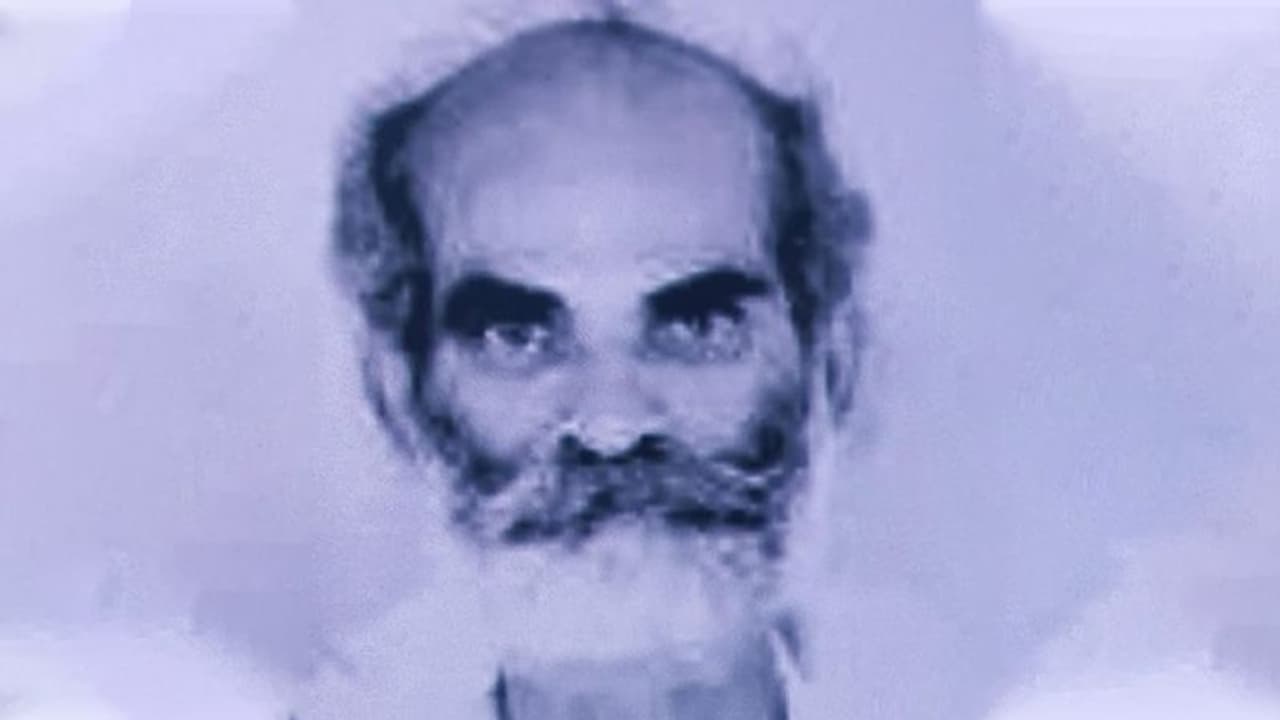 പറമ്പിലെ തീ കെടുത്താൻ ശ്രമിക്കുന്നതിനിടയിൽ വയോധികന് ദാരുണാന്ത്യം പറമ്പിലെ തീ കെടുത്താൻ ശ്രമിക്കുന്നതിനിടയിൽ വയോധികന് ദാരുണാന്ത്യം