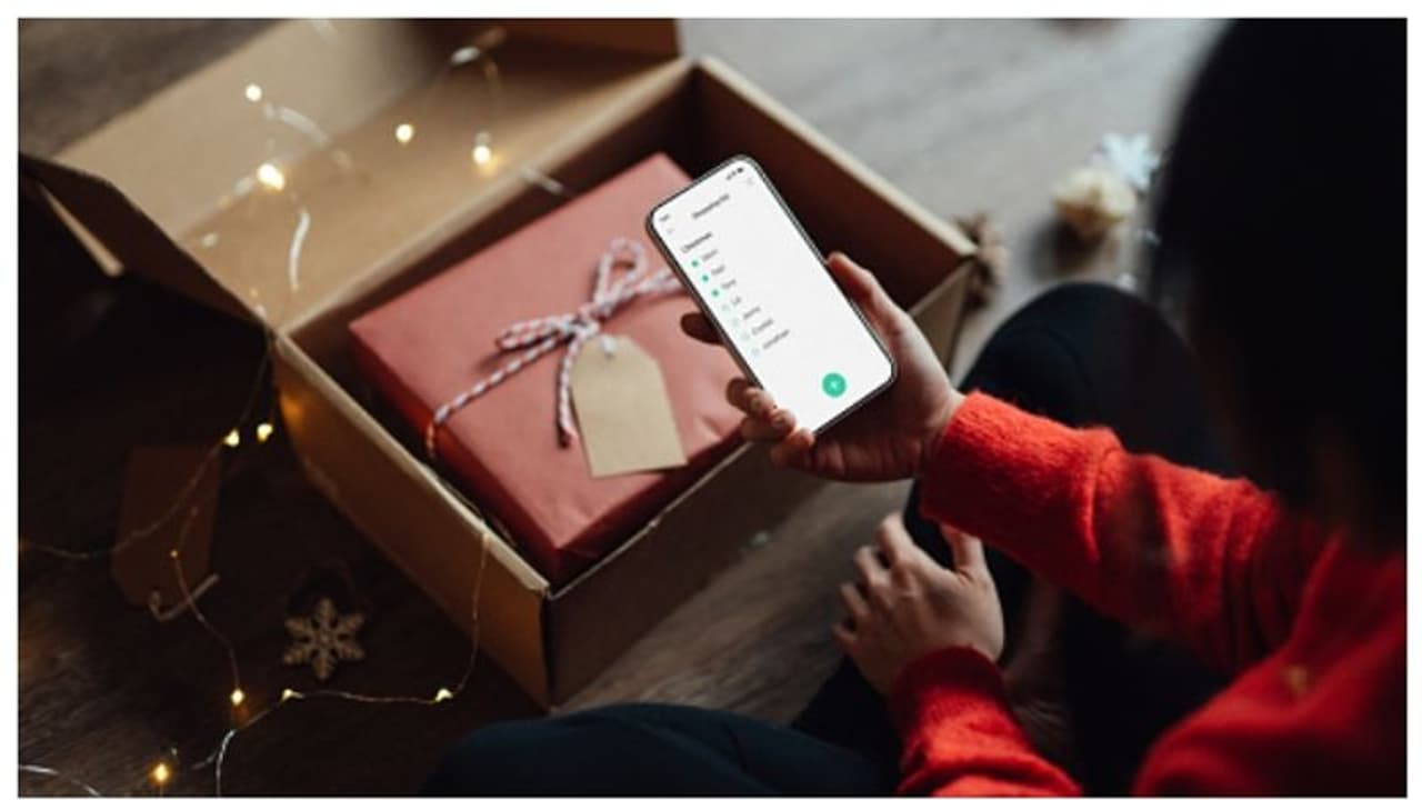 'സണ്‍ ഗ്ലാസിന് ഓര്‍ഡര്‍ നല്‍കി; ലഭിച്ചത് നാപ്കിന്‍, പക്ഷേ നാപ്കിന്‍ മാറ്റിയപ്പോള്‍....'; യുവതിയുടെ അനുഭവം വൈറൽ