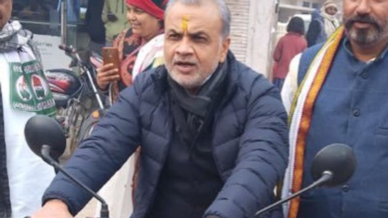 Former PM Lal Bahadur Shastri's grandson Vibhakar Shastri joins BJP after quitting Congress Former PM Lal Bahadur Shastri's grandson Vibhakar Shastri joins BJP after quitting Congress