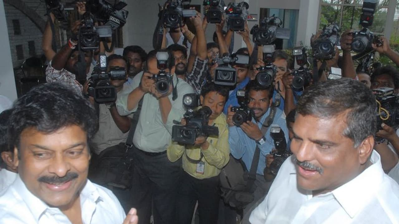 చిరంజీవి సీఎం అయ్యే వారు .. బొత్స సంచలన వ్యాఖ్యలు , పదేళ్ల తర్వాత మెగాస్టార్ ప్రస్తావన ఎందుకు..? చిరంజీవి సీఎం అయ్యే వారు .. బొత్స సంచలన వ్యాఖ్యలు , పదేళ్ల తర్వాత మెగాస్టార్ ప్రస్తావన ఎందుకు..?