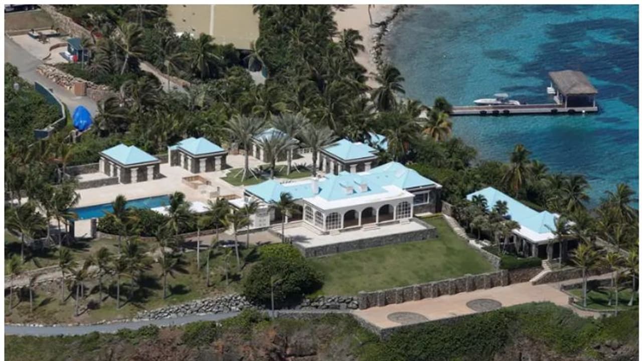 'പാപങ്ങളുടെ ദ്വീപ്, കുറ്റകൃത്യങ്ങളുടെ പറുദീസ'; അതിഥികളായി എത്തിയ വമ്പന്മാർ, ലോകത്തെ നടുക്കിയ ചില സത്യങ്ങൾ 'പാപങ്ങളുടെ ദ്വീപ്, കുറ്റകൃത്യങ്ങളുടെ പറുദീസ'; അതിഥികളായി എത്തിയ വമ്പന്മാർ, ലോകത്തെ നടുക്കിയ ചില സത്യങ്ങൾ