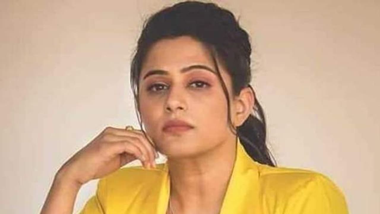 భర్తతో గొడవలు జరుగుతూనే ఉంటాయి... ఫైనల్ గా ఒప్పుకున్న హీరోయిన్ ప్రియమణి! భర్తతో గొడవలు జరుగుతూనే ఉంటాయి... ఫైనల్ గా ఒప్పుకున్న హీరోయిన్ ప్రియమణి!