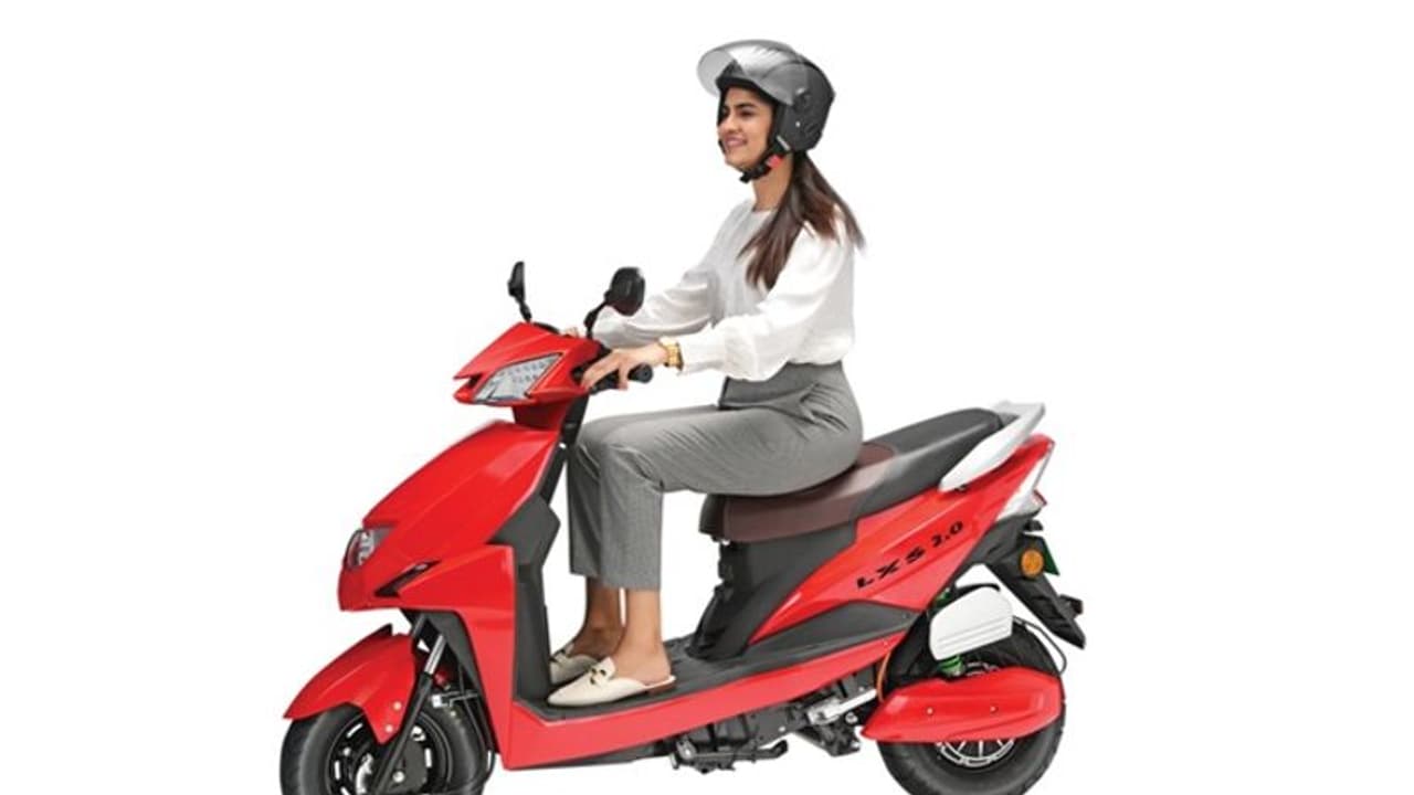 ಕೇವಲ 79,999 ರೂಪಾಯಿಗೆ ಲೆಕ್ಟ್ರಿಕ್ಸ್ ಇವಿ ಸ್ಕೂಟರ್ ಲಾಂಚ್, 98 ಕಿ.ಮಿ ಮೈಲೇಜ್! ಕೇವಲ 79,999 ರೂಪಾಯಿಗೆ ಲೆಕ್ಟ್ರಿಕ್ಸ್ ಇವಿ ಸ್ಕೂಟರ್ ಲಾಂಚ್, 98 ಕಿ.ಮಿ ಮೈಲೇಜ್!
