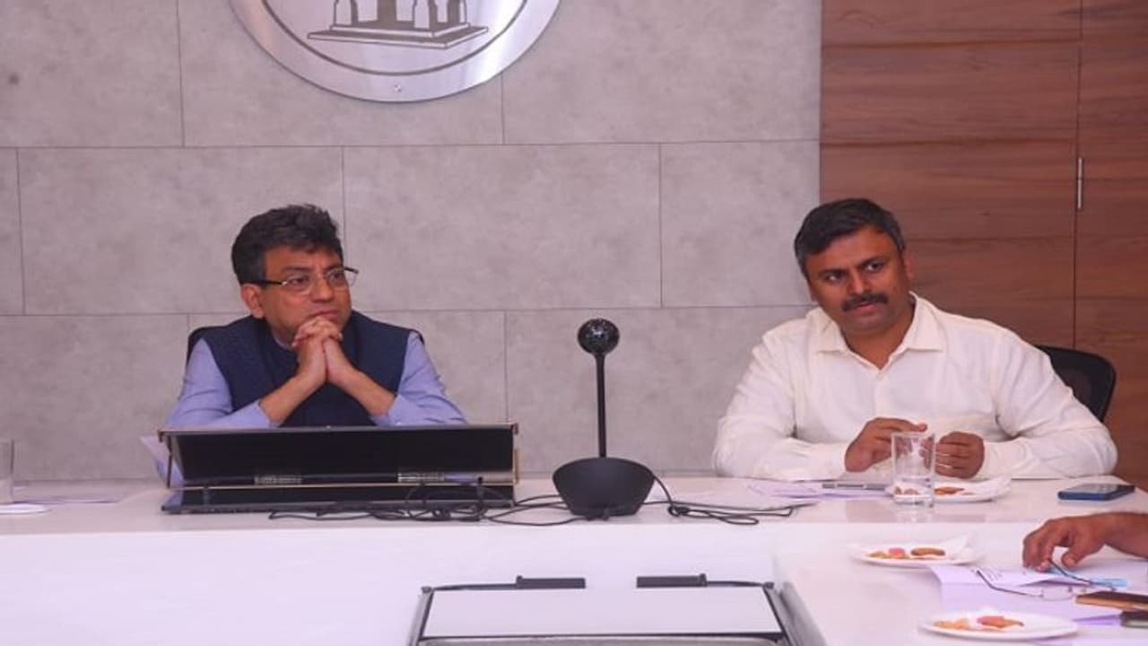 ಬೆಂಗಳೂರು ಶಿಕ್ಷಕರ ಕ್ಷೇತ್ರ ಚುನಾವಣೆ 2024: ಮತದಾರರಿಗೆ ವಿಶೇಷ ಸಾಂದರ್ಭಿಕ ರಜೆ, ತುಷಾರ್ ಗಿರಿನಾಥ್ ಬೆಂಗಳೂರು ಶಿಕ್ಷಕರ ಕ್ಷೇತ್ರ ಚುನಾವಣೆ 2024: ಮತದಾರರಿಗೆ ವಿಶೇಷ ಸಾಂದರ್ಭಿಕ ರಜೆ, ತುಷಾರ್ ಗಿರಿನಾಥ್