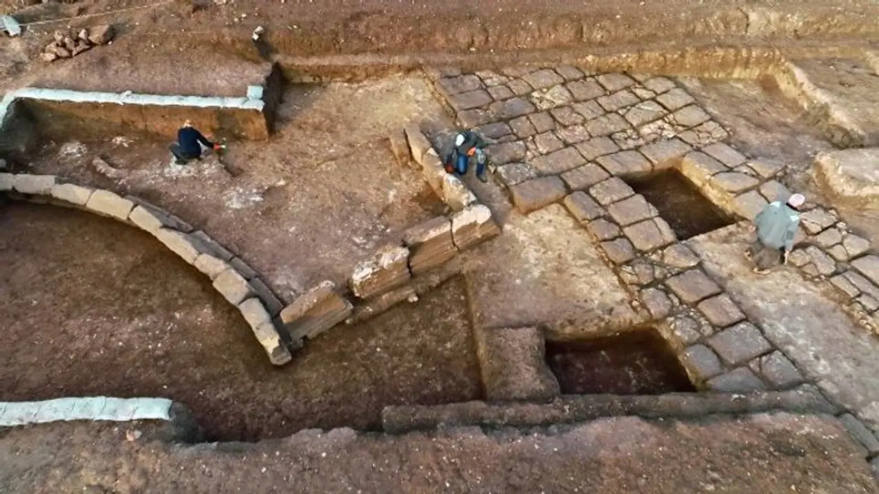 Groundbreaking discovery: Israeli archeologists uncover 1,800 year old Roman military base