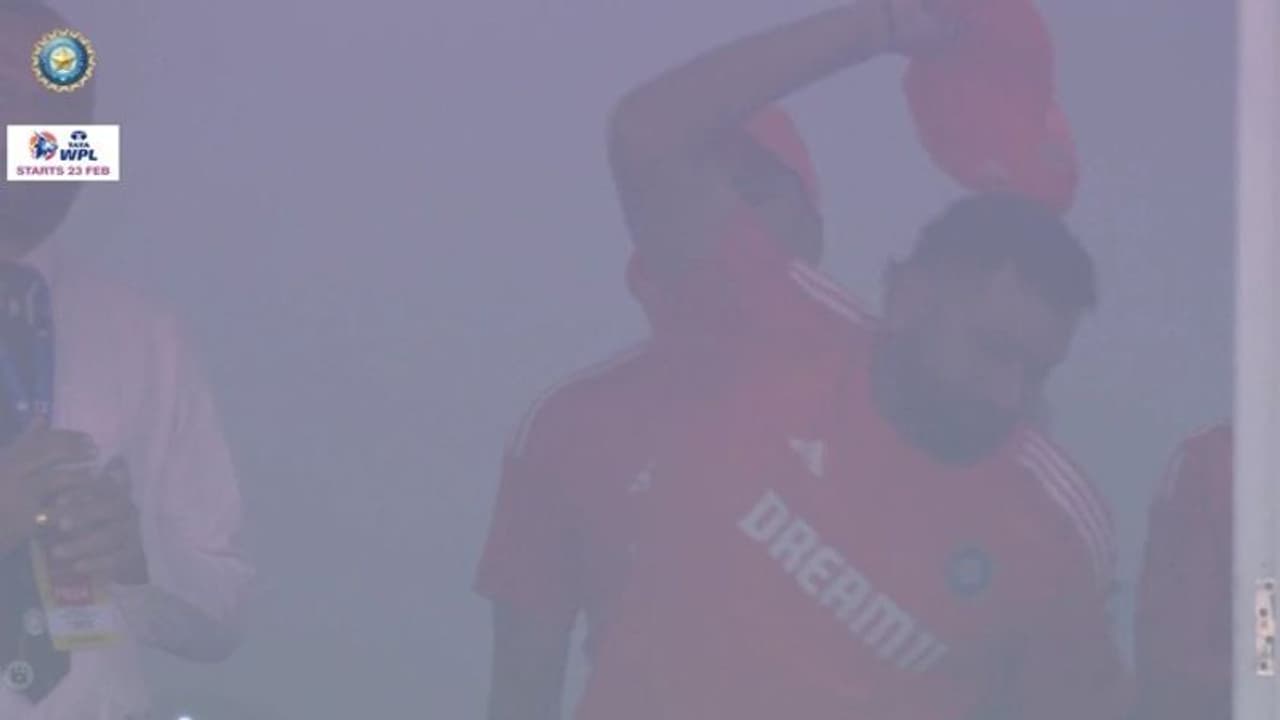 IND vs ENG, 3rd Test: Rohit Sharma throwing cap in frustration after Sarfaraz's run out goes viral (WATCH) IND vs ENG, 3rd Test: Rohit Sharma throwing cap in frustration after Sarfaraz's run out goes viral (WATCH)