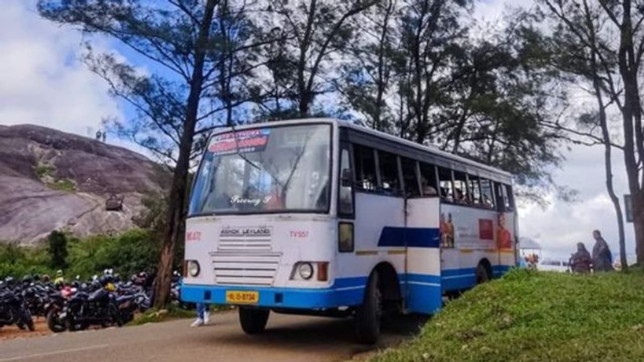 വിതുരയിൽ കെഎസ്ആർടിസി വക 'ടൂറിസം ഹബ്ബ്', 4 മണിക്കൂർ പൊന്മുടി യാത്ര അടിമുടി പൊളിയാകും, ഒപ്പം ഗുരുവായൂർ സർവീസും വിതുരയിൽ കെഎസ്ആർടിസി വക 'ടൂറിസം ഹബ്ബ്', 4 മണിക്കൂർ പൊന്മുടി യാത്ര അടിമുടി പൊളിയാകും, ഒപ്പം ഗുരുവായൂർ സർവീസും