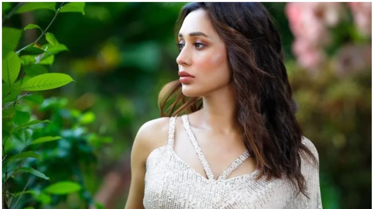 'ഇത് തന്റെ കപ്പിലെ ചായയല്ല, സന്തോഷമില്ല'; ഞെട്ടിക്കുന്ന പ്രഖ്യാപനവുമായി മിമി, രാജിക്കത്ത് മമതയ്ക്ക് നൽകി 'ഇത് തന്റെ കപ്പിലെ ചായയല്ല, സന്തോഷമില്ല'; ഞെട്ടിക്കുന്ന പ്രഖ്യാപനവുമായി മിമി, രാജിക്കത്ത് മമതയ്ക്ക് നൽകി