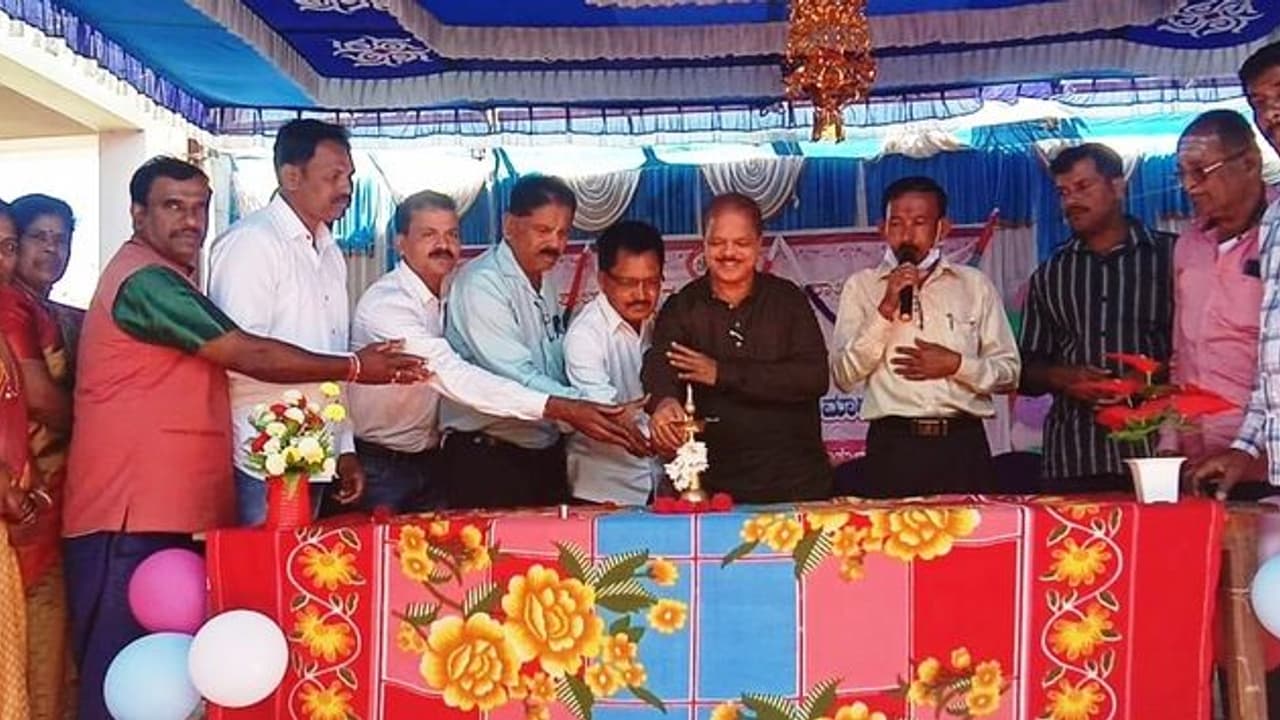 ಜನರಿಗೆ ಅರ್ಥವಾಗದ ಎಲ್ಲವೂ ಪವಾಡಗಳಾದವು : ಹುಲಿಕಲ್ ನಟರಾಜ್ ಜನರಿಗೆ ಅರ್ಥವಾಗದ ಎಲ್ಲವೂ ಪವಾಡಗಳಾದವು : ಹುಲಿಕಲ್ ನಟರಾಜ್