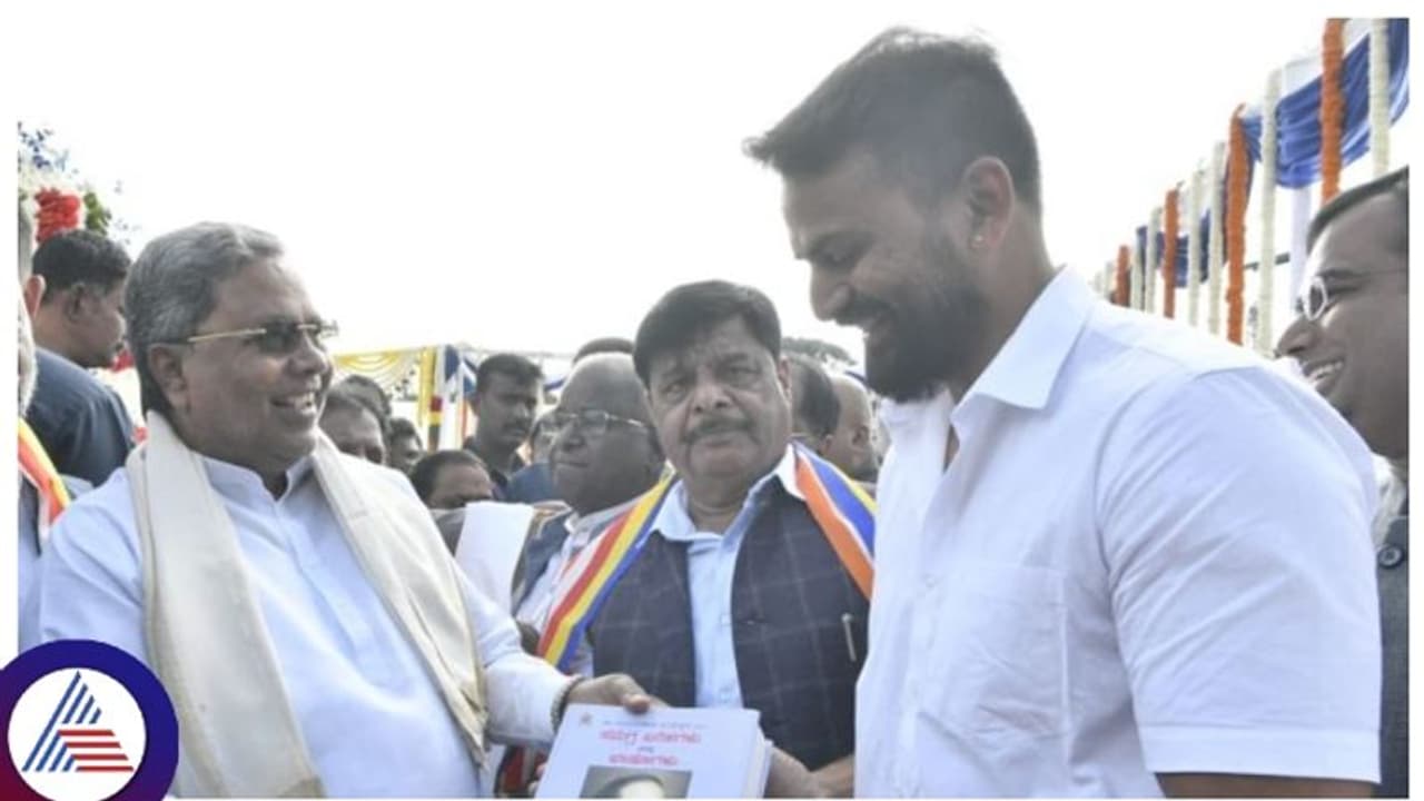  ಬಜೆಟ್‌ನಲ್ಲಿ ನಟ ಧನಂಜಯ್; ಡಾಲಿ ಬರೆದ ಸಾಲುಗಳನ್ನ ಮಂಡಿಸಿದ ಮುಖ್ಯಮಂತ್ರಿಗಳು