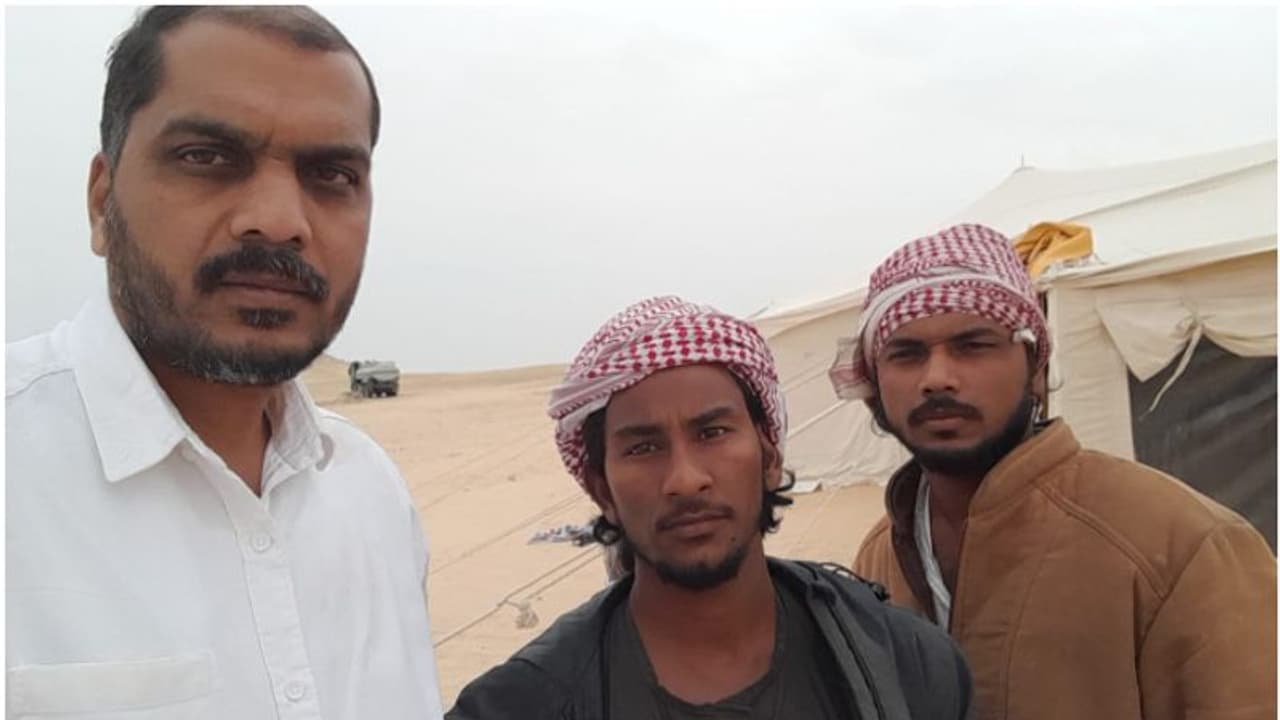 കിടപ്പാടം വിറ്റ് 90,000 രൂപ വിസക്ക് കൊടുത്തു, ആ ഒരൊറ്റ ഫോൺ കോളിൽ ജീവിതം മാറി മറിഞ്ഞു! 'ആടുജീവിത'ത്തിന് അവസാനം കിടപ്പാടം വിറ്റ് 90,000 രൂപ വിസക്ക് കൊടുത്തു, ആ ഒരൊറ്റ ഫോൺ കോളിൽ ജീവിതം മാറി മറിഞ്ഞു! 'ആടുജീവിത'ത്തിന് അവസാനം