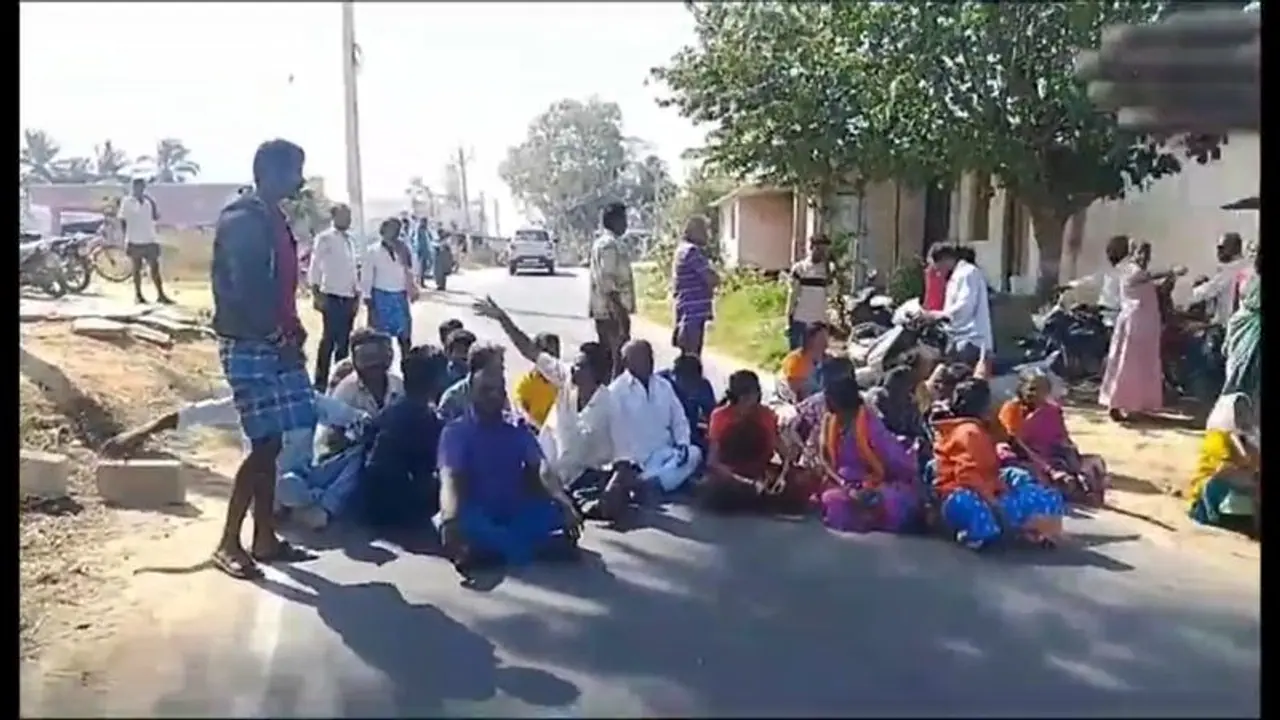 அறுந்து கிடந்த மின் கம்பியை அப்புறப்படுத்த முயன்ற பெண் மின்சாரம் தாக்கி பலி, இருவர் காயம் அறுந்து கிடந்த மின் கம்பியை அப்புறப்படுத்த முயன்ற பெண் மின்சாரம் தாக்கி பலி, இருவர் காயம்