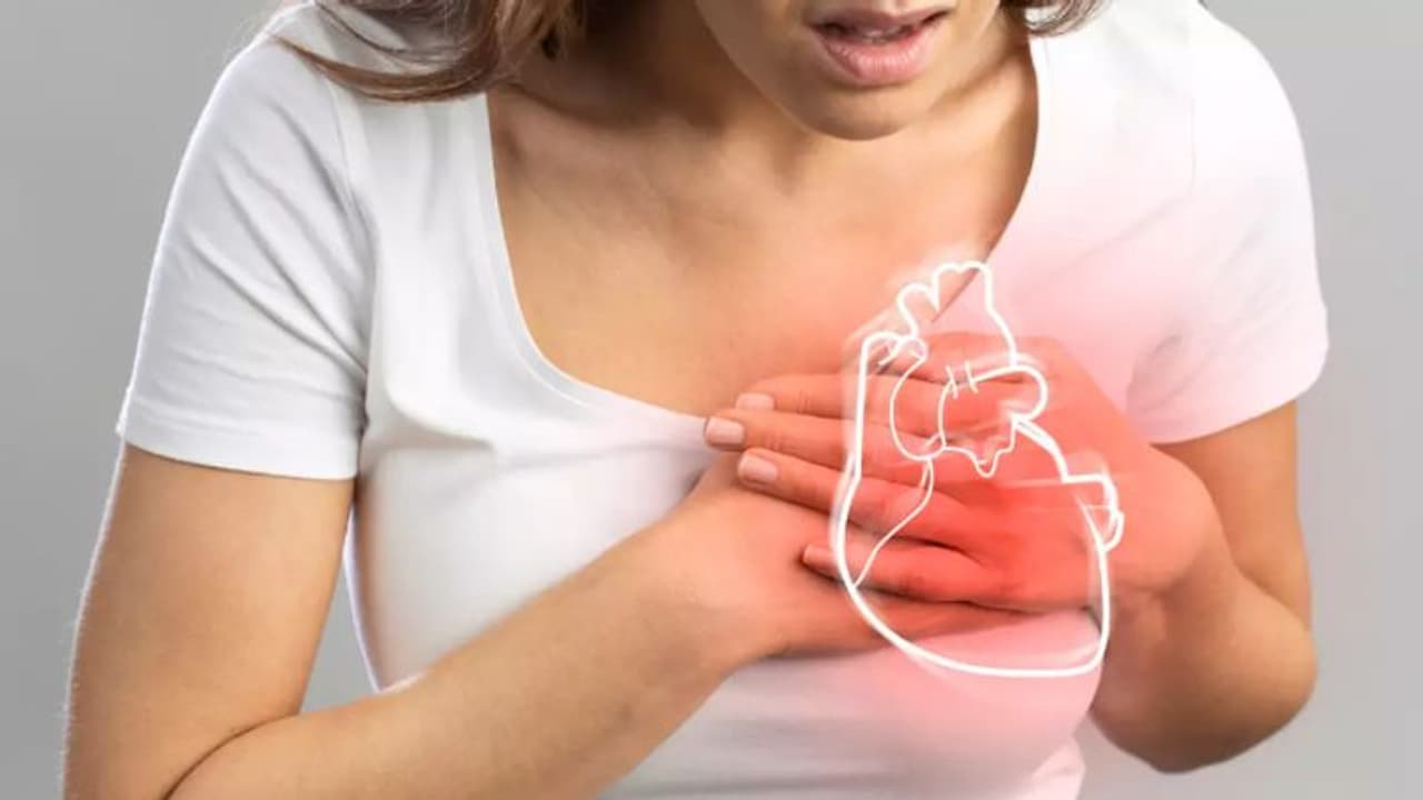 യുവാക്കളിലെ കാര്ഡിയാക് അറസ്റ്റ് അഥവാ ഹൃദയസ്തംഭനത്തെ തടയാന് ശ്രദ്ധിക്കേണ്ട കാര്യങ്ങള്... യുവാക്കളിലെ കാര്ഡിയാക് അറസ്റ്റ് അഥവാ ഹൃദയസ്തംഭനത്തെ തടയാന് ശ്രദ്ധിക്കേണ്ട കാര്യങ്ങള്...