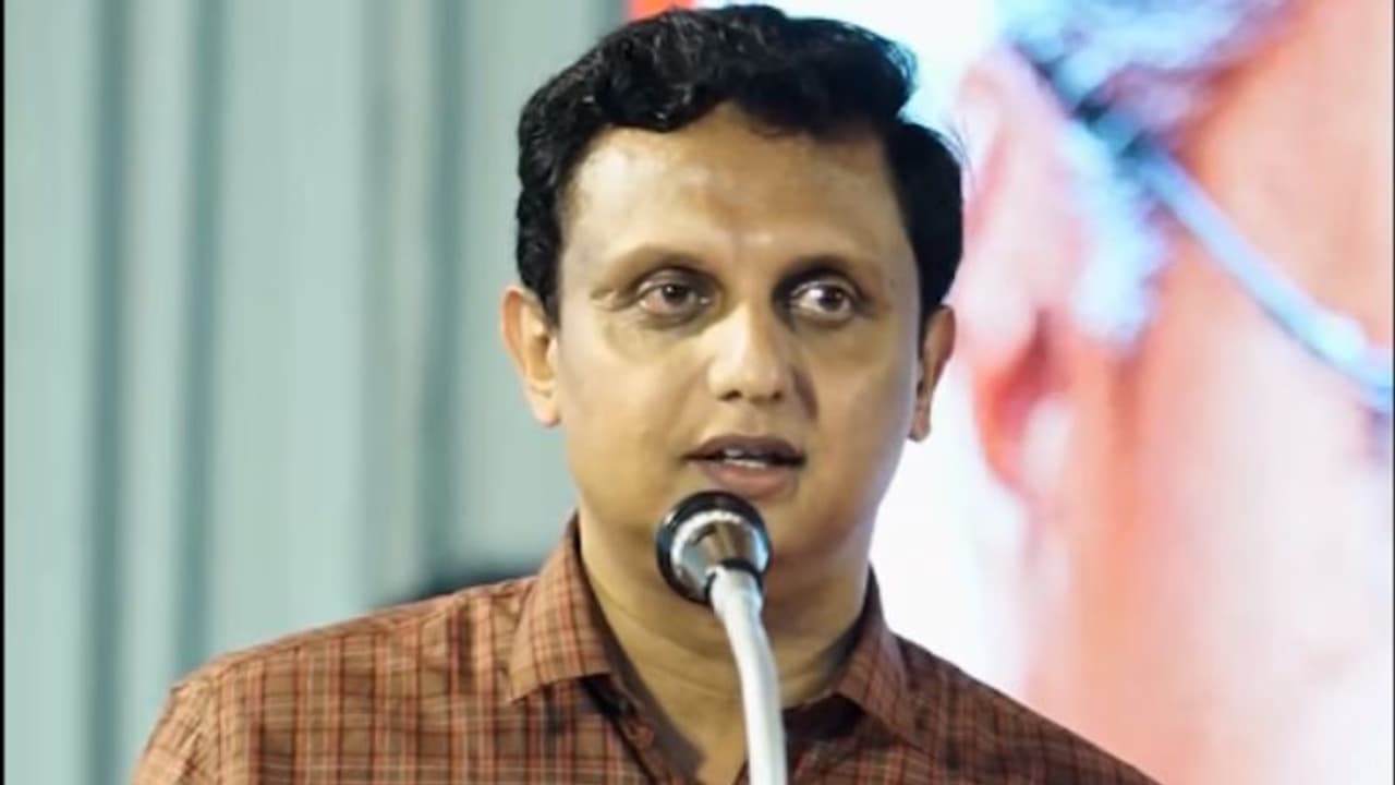 ഉദ്യോഗസ്ഥർക്കടക്കം നിർദ്ദേശവുമായി മന്ത്രി പിഎ മുഹമ്മദ് റിയാസ്; 'പിഡബ്ല്യുഡി റോഡുകൾ അനുമതിയില്ലാതെ കുഴിക്കരുത്' ഉദ്യോഗസ്ഥർക്കടക്കം നിർദ്ദേശവുമായി മന്ത്രി പിഎ മുഹമ്മദ് റിയാസ്; 'പിഡബ്ല്യുഡി റോഡുകൾ അനുമതിയില്ലാതെ കുഴിക്കരുത്'