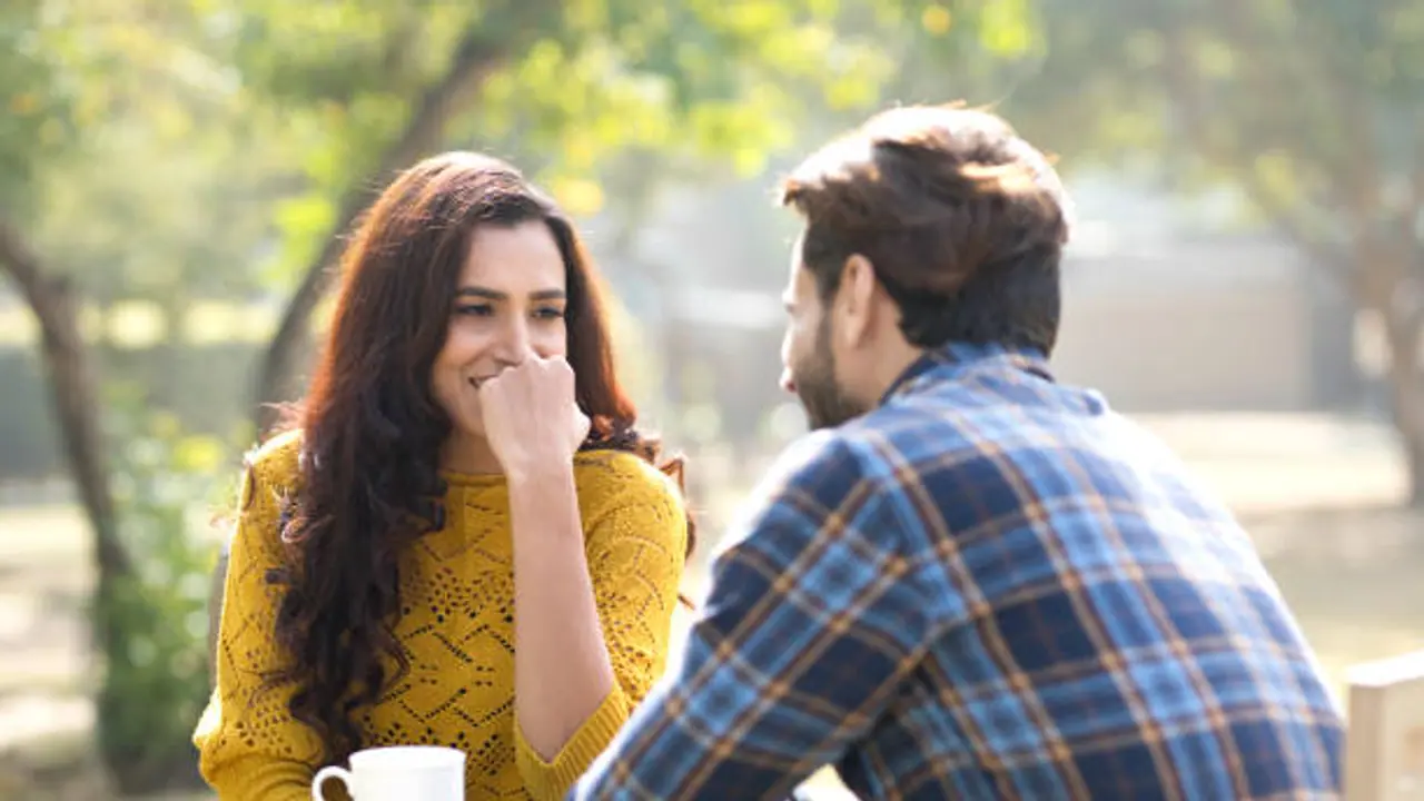 டேட்டிங் போக போறீங்களா? அப்ப இந்த குணங்கள் அவங்க கிட்ட இருக்கான்னு செக் பண்ணுங்க! டேட்டிங் போக போறீங்களா? அப்ப இந்த குணங்கள் அவங்க கிட்ட இருக்கான்னு செக் பண்ணுங்க!