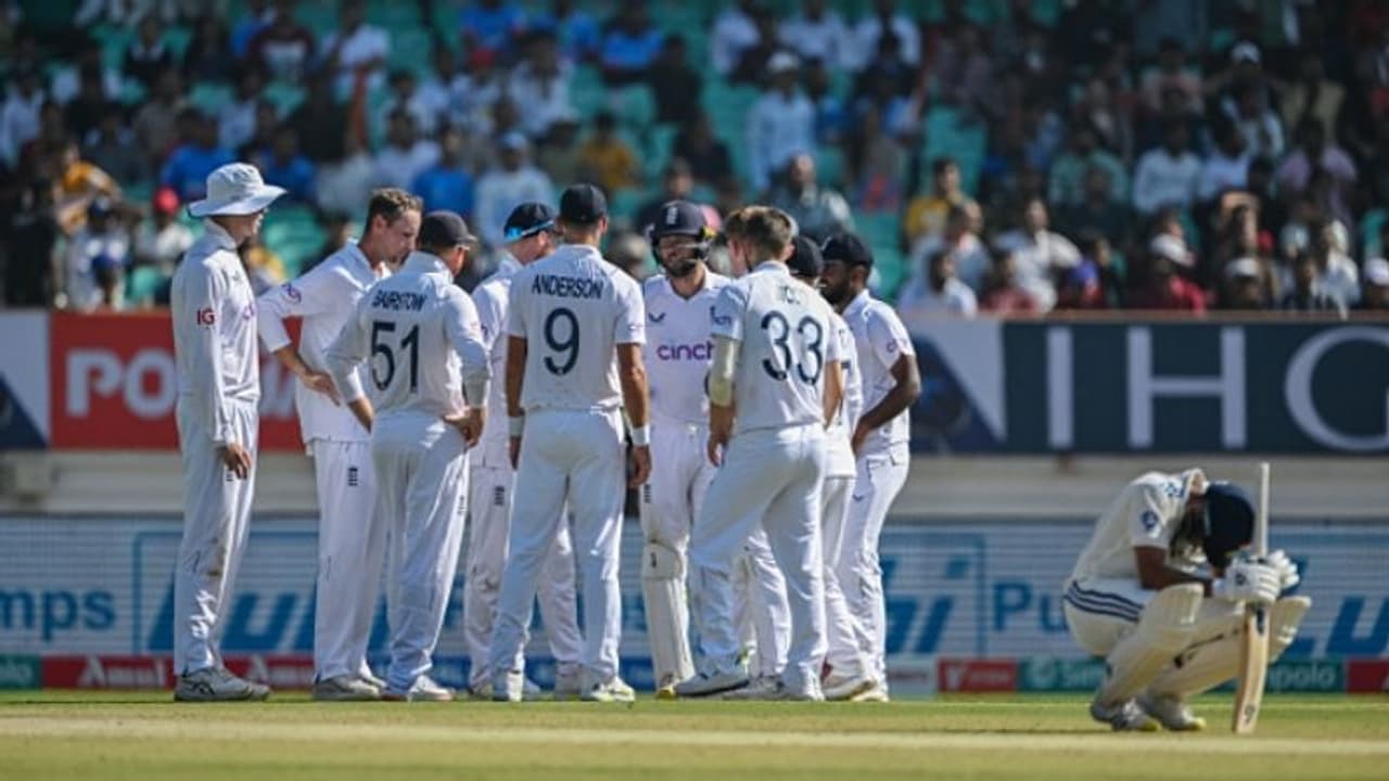 ഗില്ലിന് സെഞ്ചുറി നഷ്ടം, ജയ്സ്വാള് ക്രീസില് തിരിച്ചെത്തി, ഇംഗ്ലണ്ടിനെ ലീഡുയര്ത്തി ഇന്ത്യ ഗില്ലിന് സെഞ്ചുറി നഷ്ടം, ജയ്സ്വാള് ക്രീസില് തിരിച്ചെത്തി, ഇംഗ്ലണ്ടിനെ ലീഡുയര്ത്തി ഇന്ത്യ